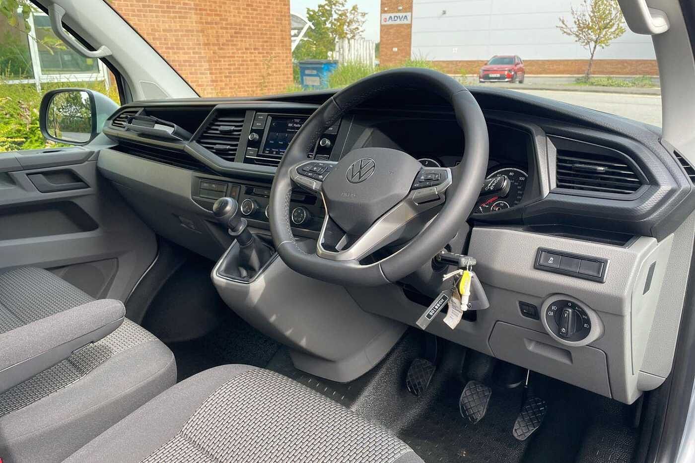 Volkswagen Transporter T30 SWB 2.0 TDI 110 Highline Kombi Van
