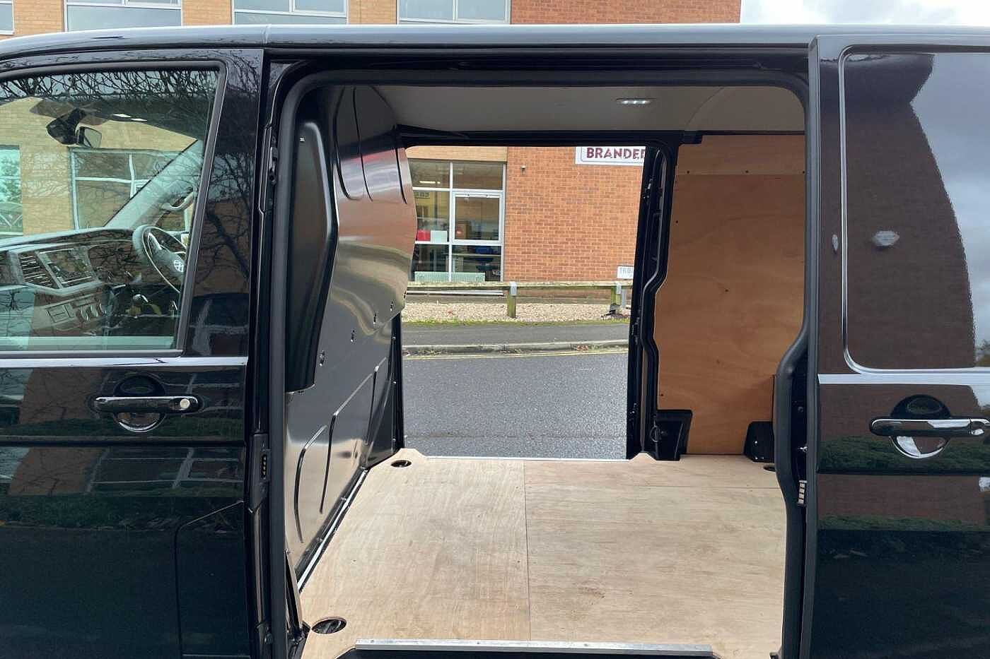 Volkswagen Transporter T30 LWB 2.0 TDI 150 Highline