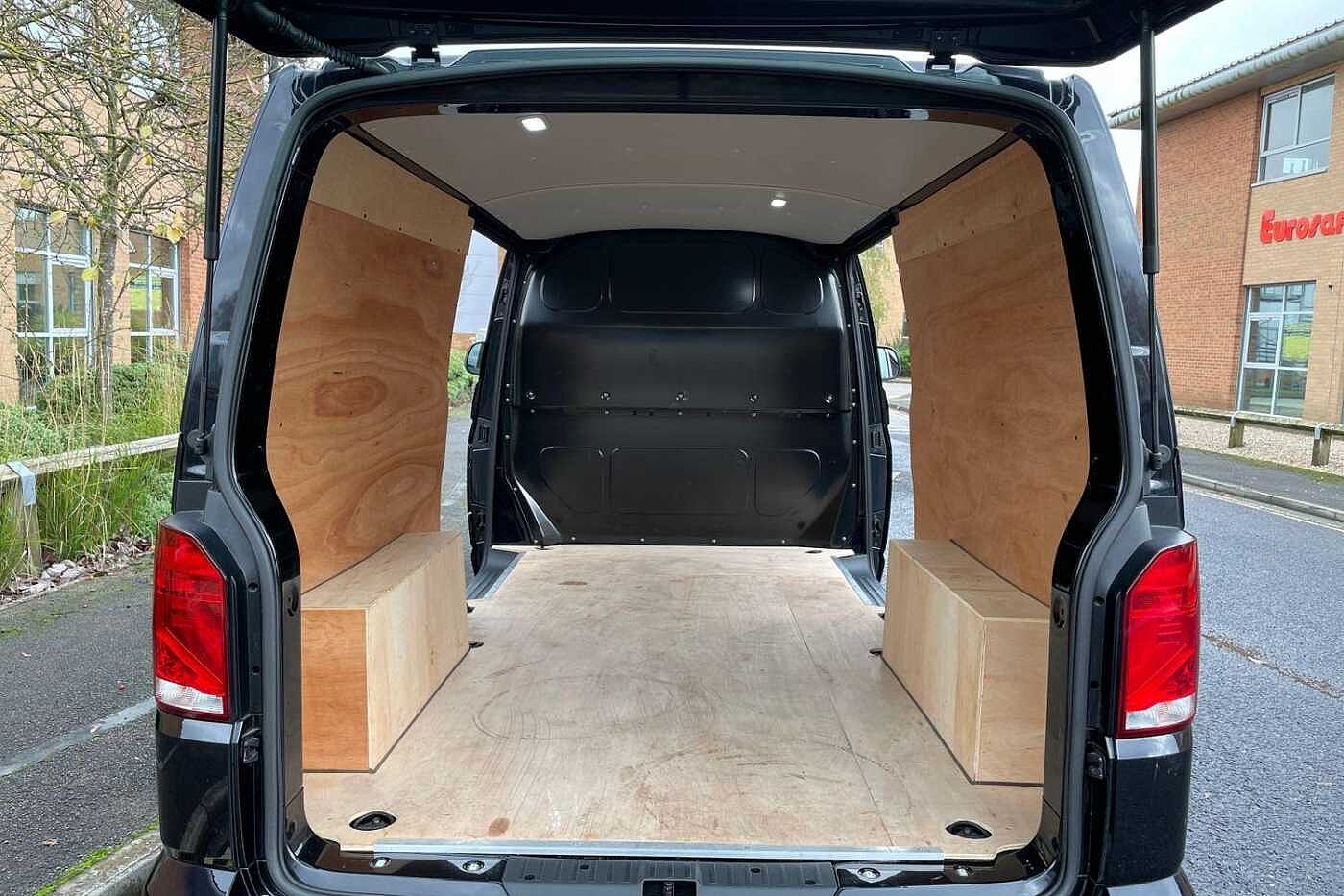 Volkswagen Transporter T30 LWB 2.0 TDI 150 Highline