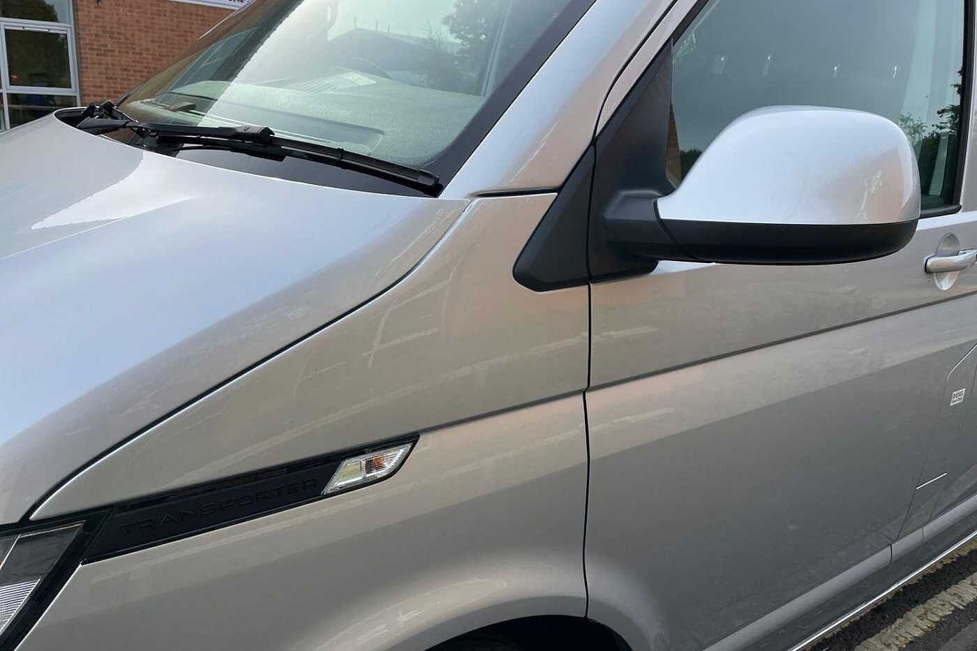 Volkswagen Transporter T30 Kombi Highline SWB 110 PS 2.0 TDI 5sp Manual