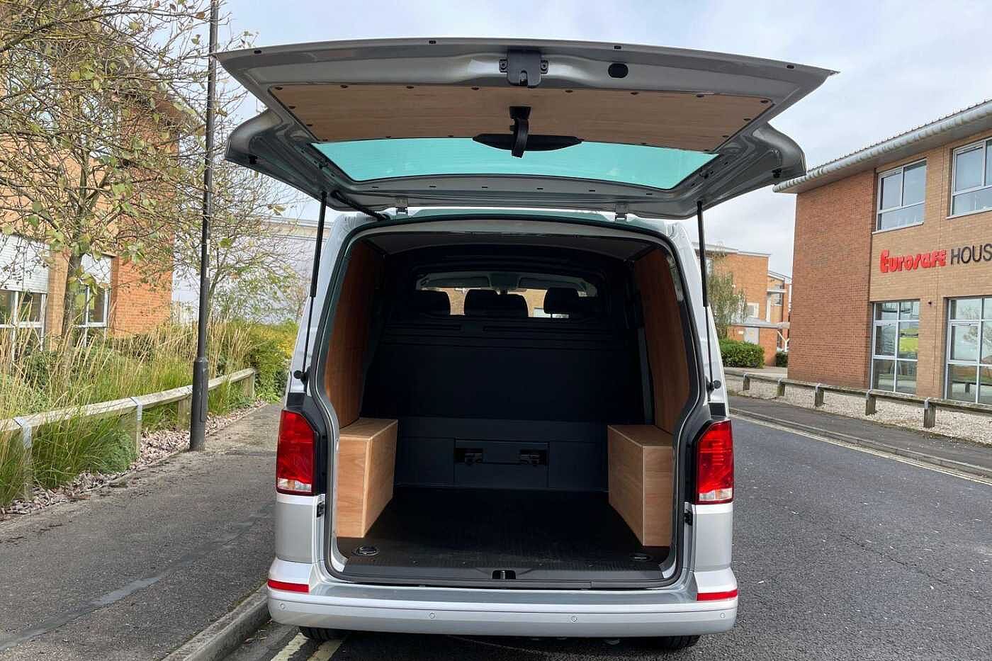 Volkswagen Transporter T30 Kombi Highline SWB 110 PS 2.0 TDI 5sp Manual