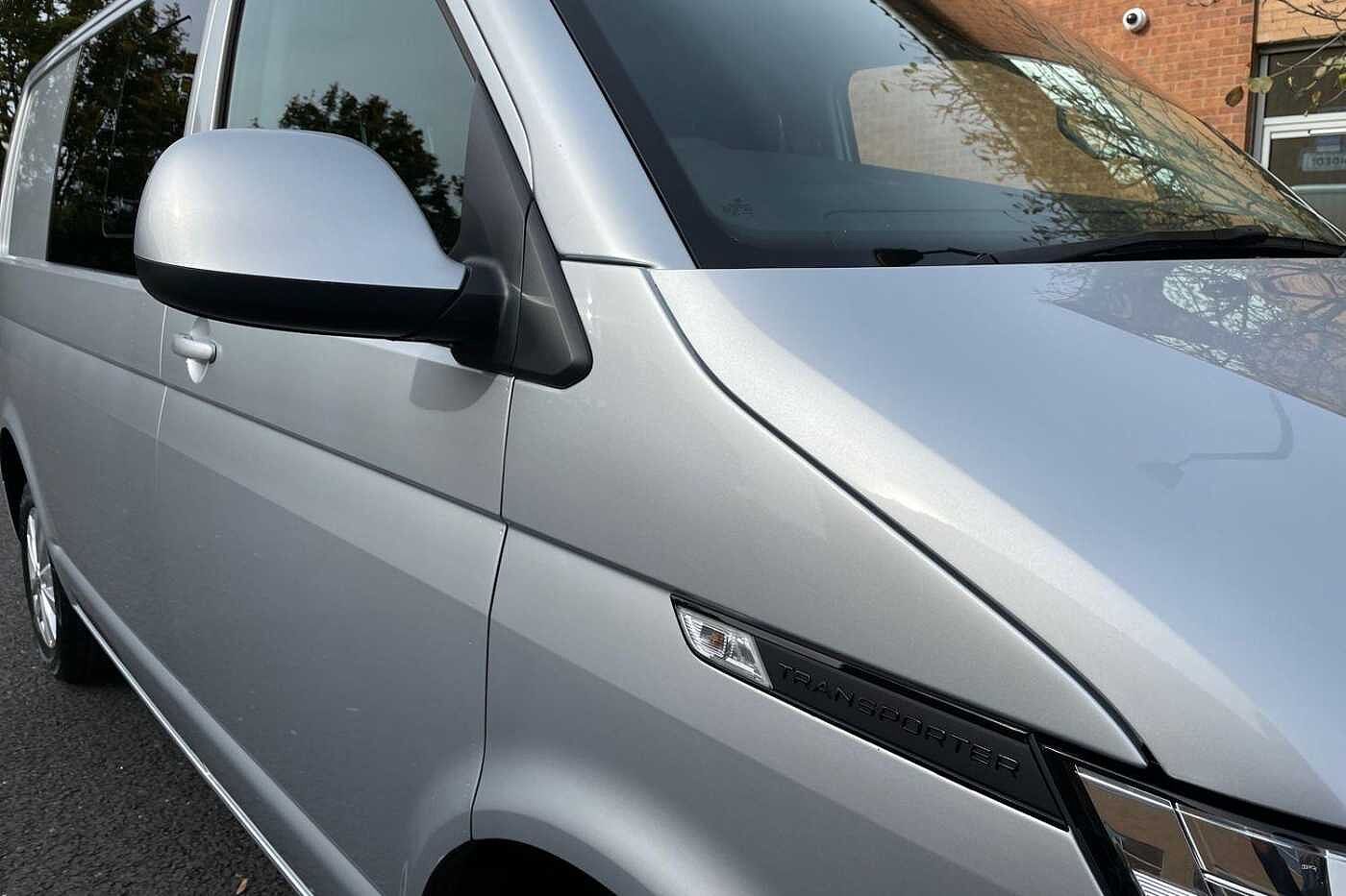 Volkswagen Transporter T30 Kombi Highline SWB 110 PS 2.0 TDI 5sp Manual