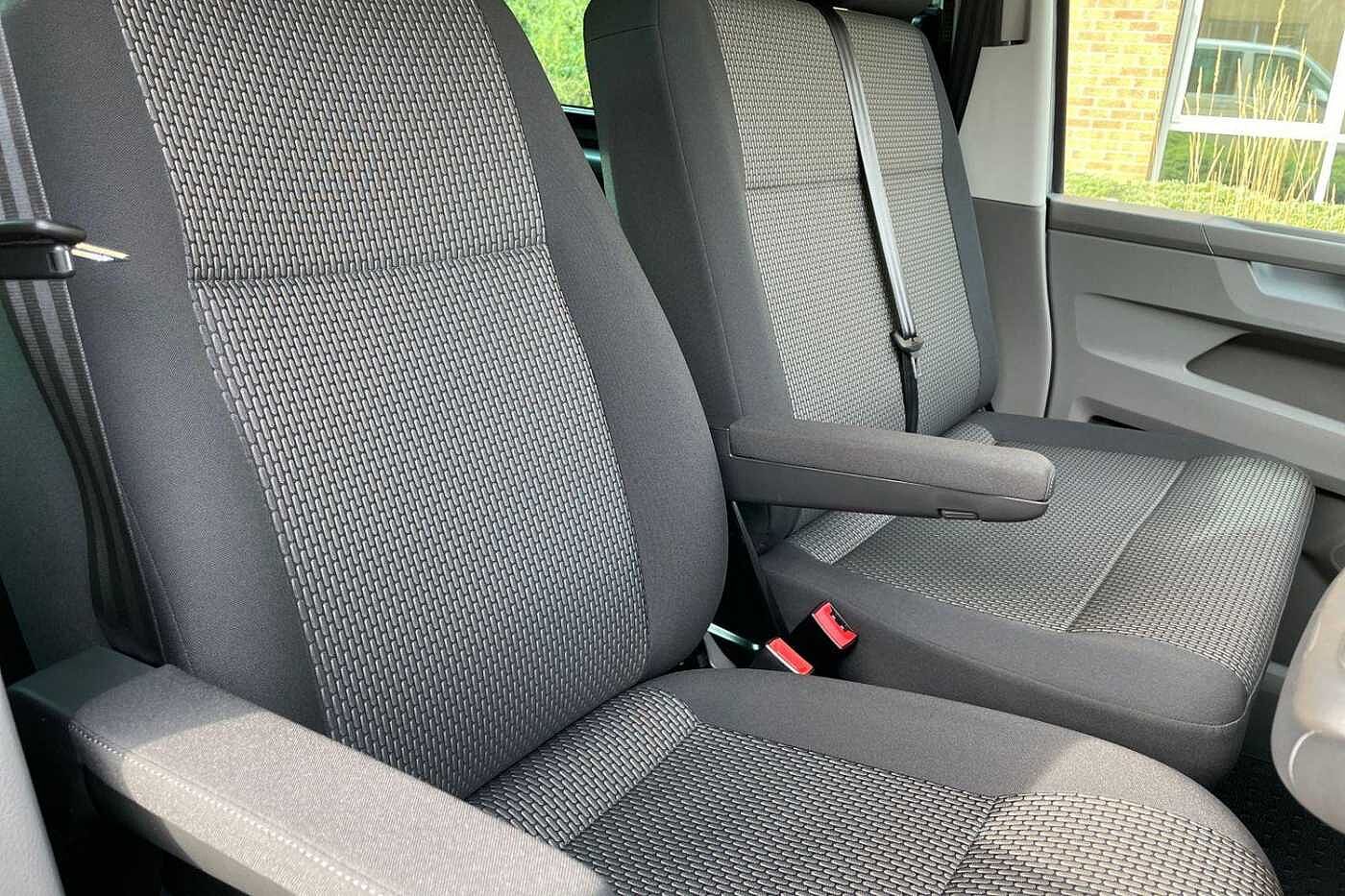 Volkswagen Transporter T30 Kombi Highline SWB 110 PS 2.0 TDI 5sp Manual