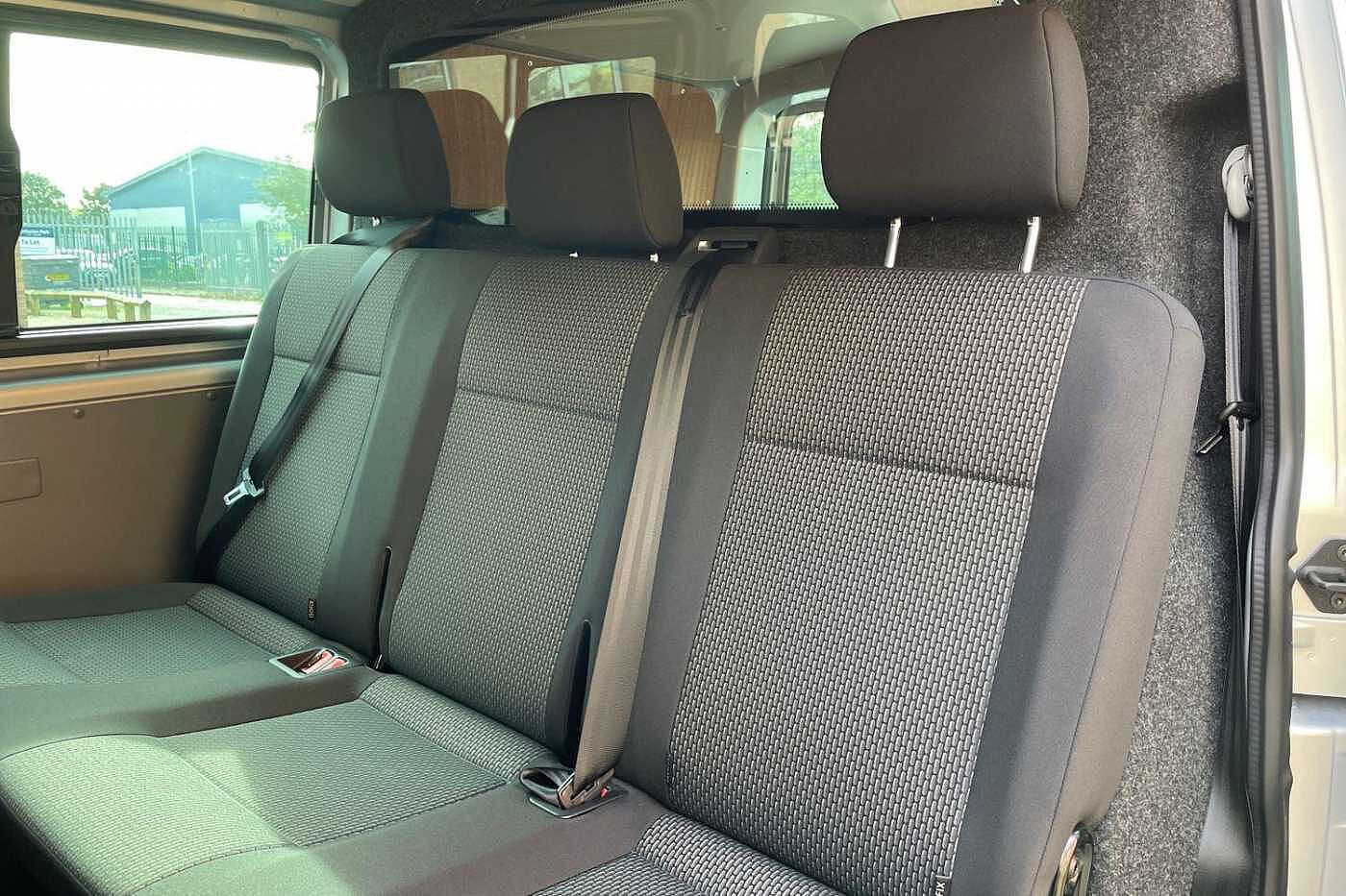 Volkswagen Transporter T30 Kombi Highline SWB 110 PS 2.0 TDI 5sp Manual