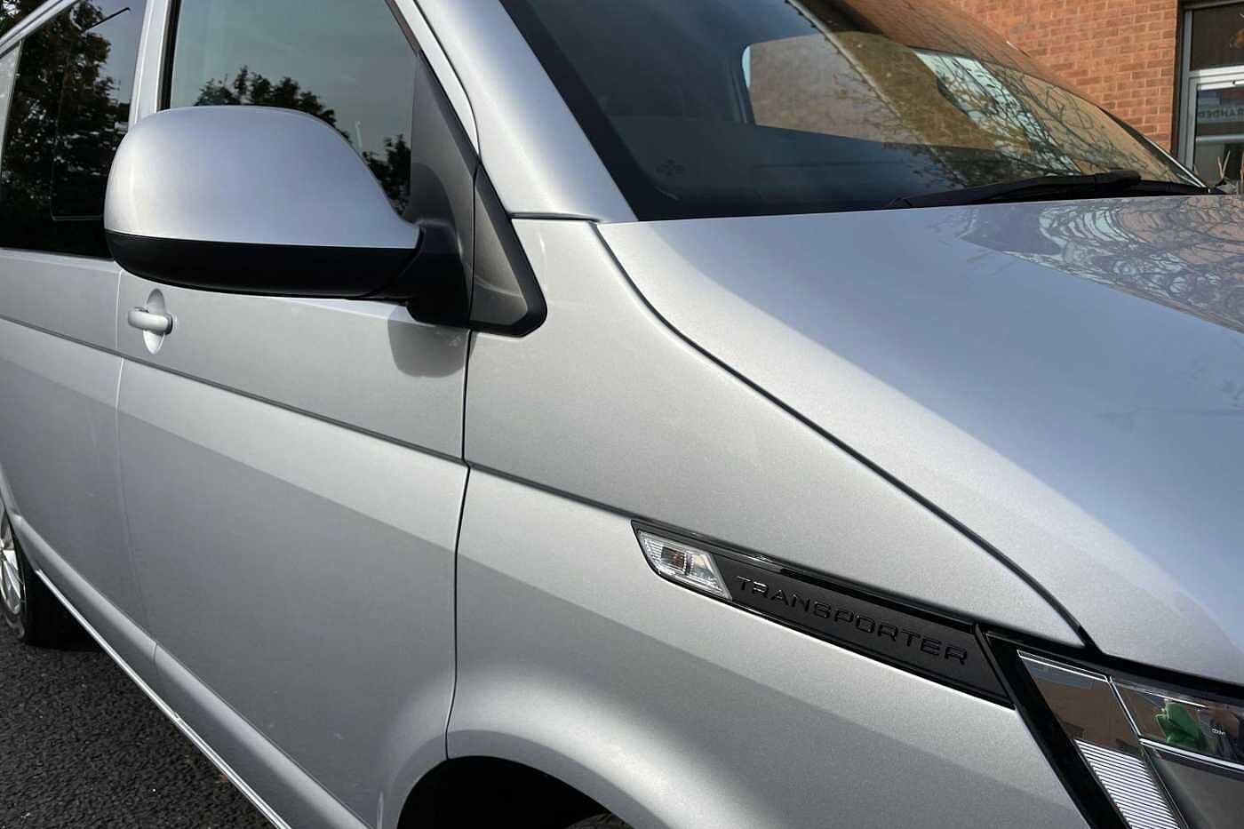 Volkswagen Transporter T30 Kombi Highline SWB 110 PS 2.0 TDI 5sp Manual