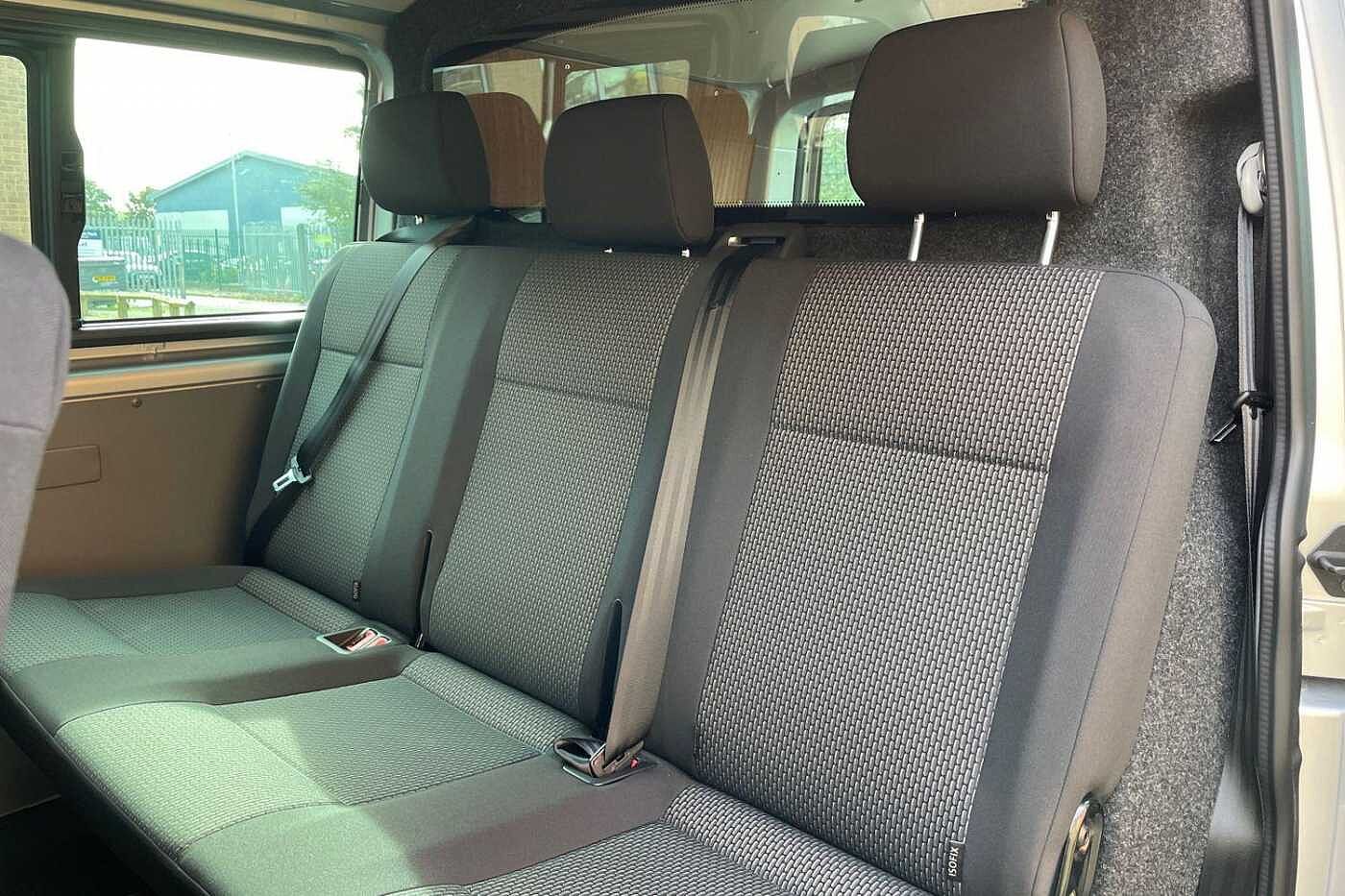 Volkswagen Transporter T30 Kombi Highline SWB 110 PS 2.0 TDI 5sp Manual