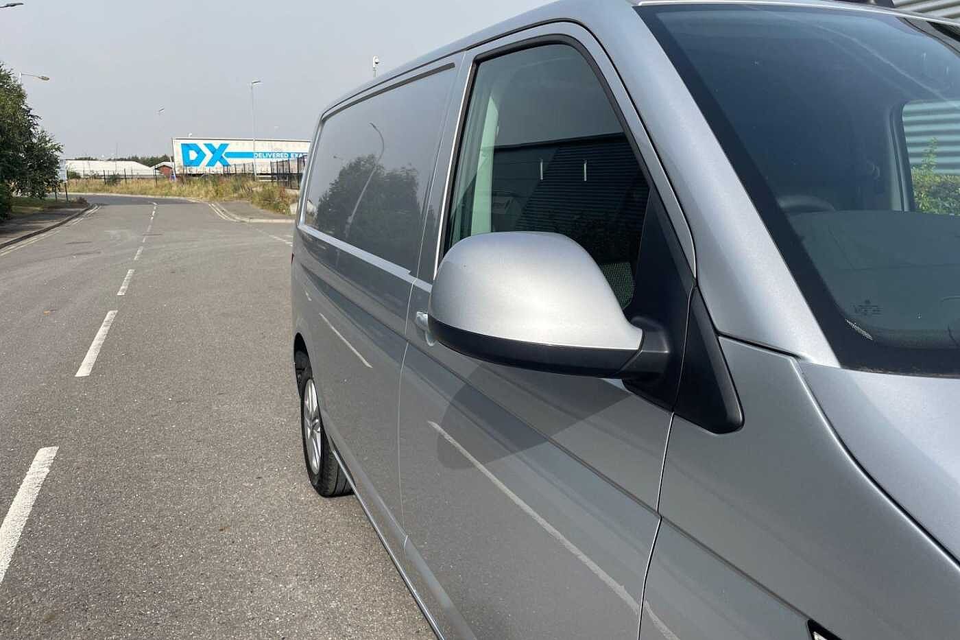 Volkswagen Transporter T32 SWB 2.0 BiTDI 204 Highline DSG