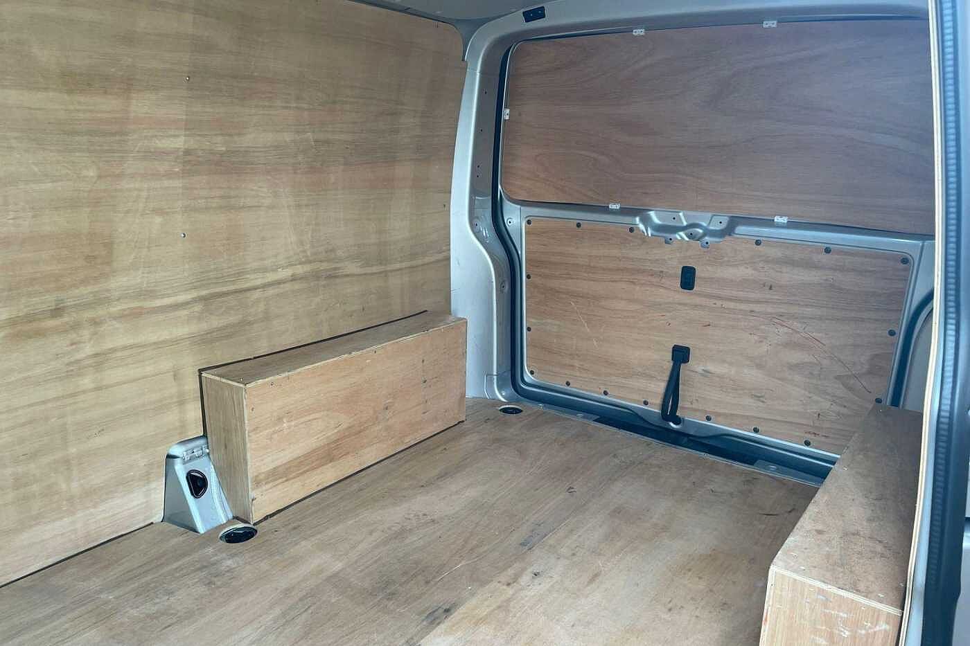 Volkswagen Transporter T32 SWB 2.0 BiTDI 204 Highline DSG