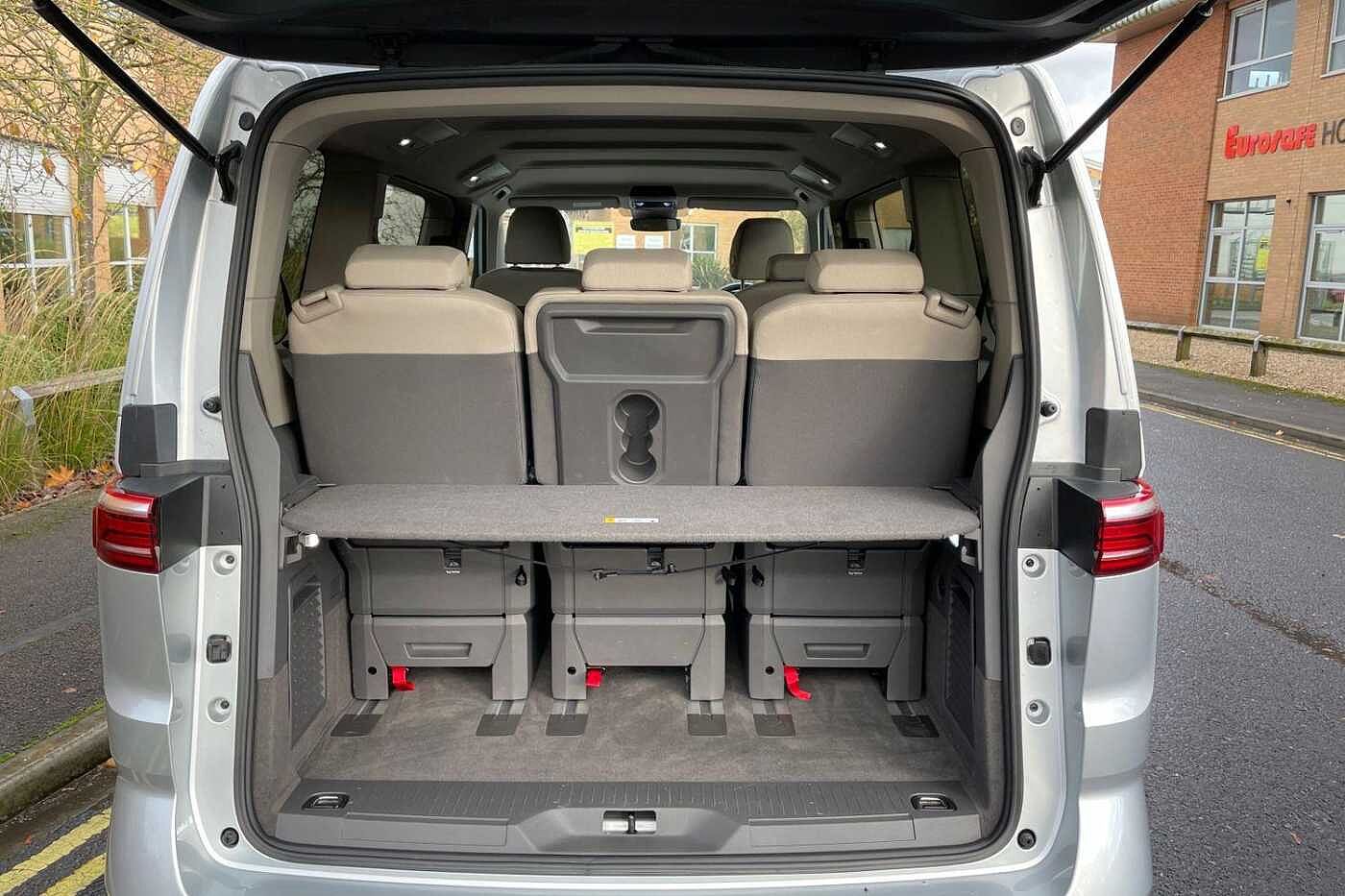 Volkswagen Multivan 1.4 TSI 13kWh Life MPV 5dr Petrol Plug-in Hybrid DSG L1 Euro 6 (s/s) (218 ps)