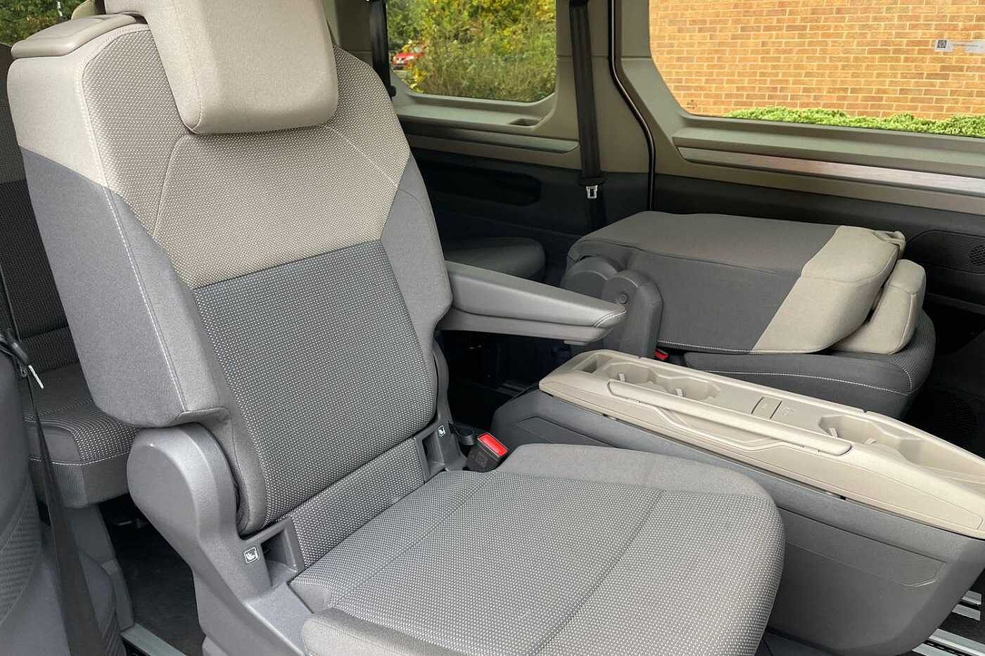 Volkswagen Multivan 1.4 TSI 13kWh Life MPV 5dr Petrol Plug-in Hybrid DSG L1 Euro 6 (s/s) (218 ps)