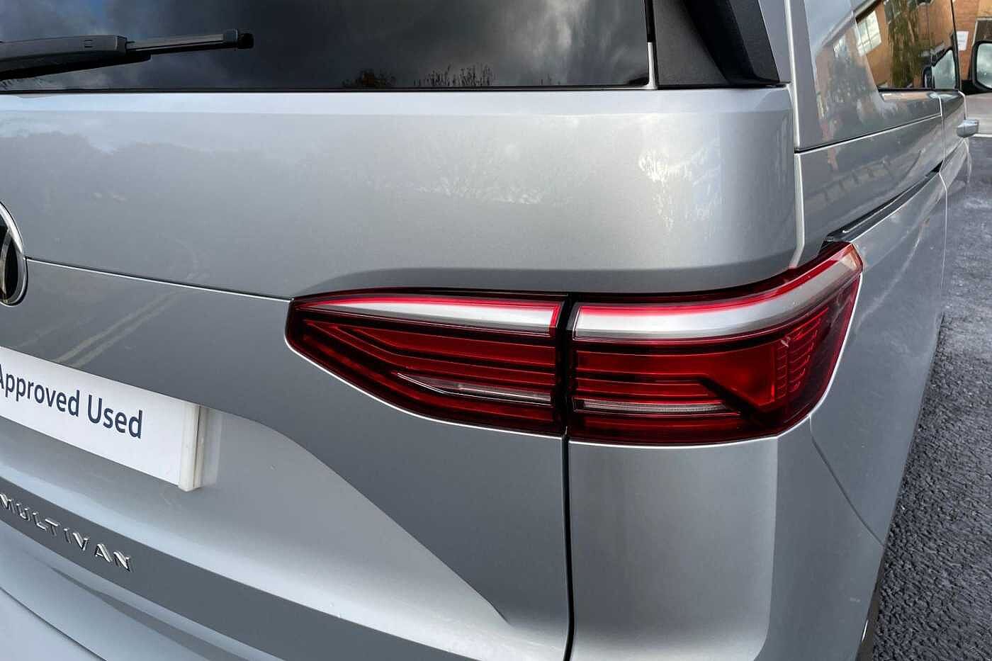 Volkswagen Multivan 1.4 TSI 13kWh Life MPV 5dr Petrol Plug-in Hybrid DSG L1 Euro 6 (s/s) (218 ps)