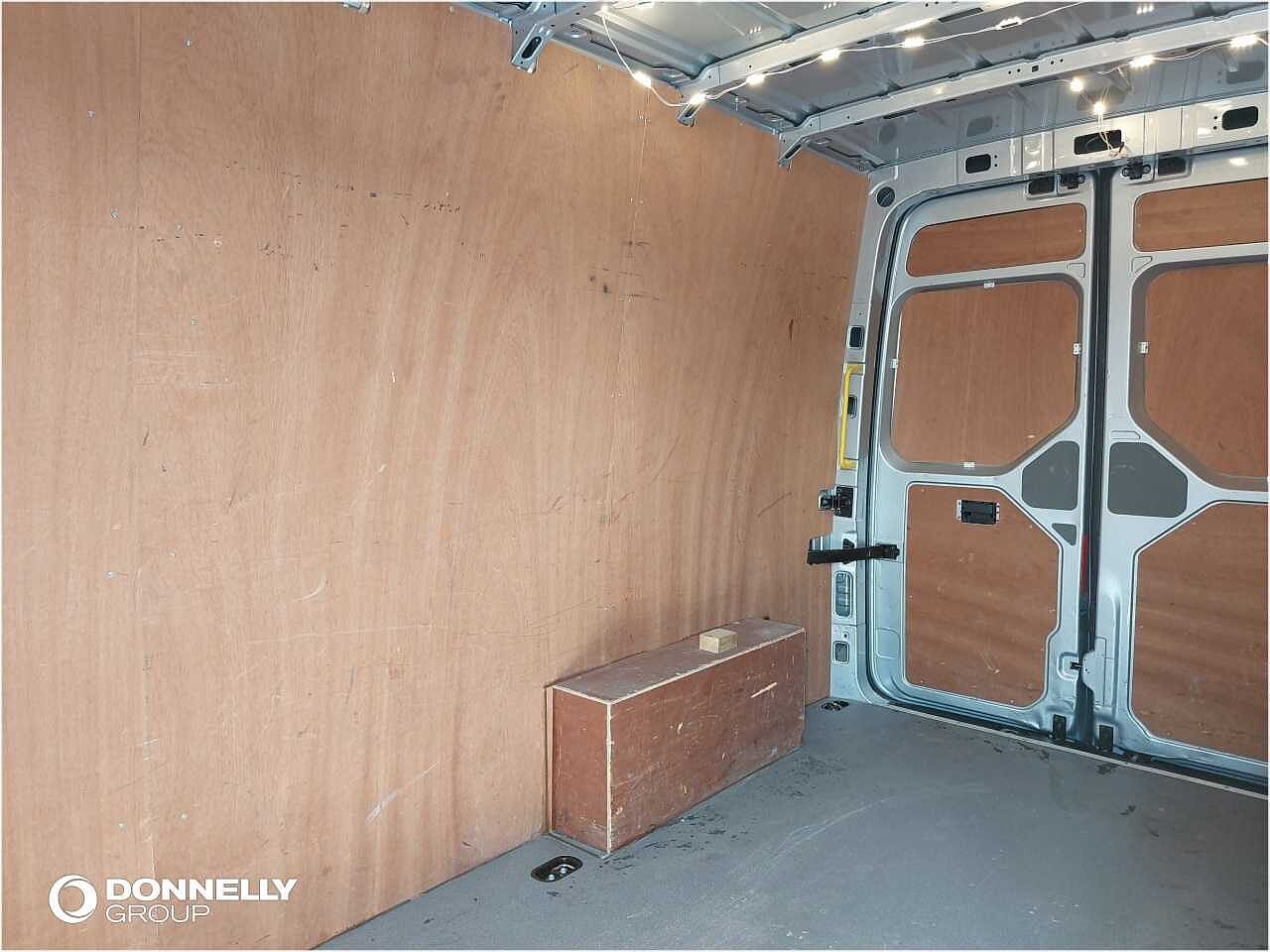 Volkswagen Crafter 2.0 TDI 140PS Trendline High Roof Van