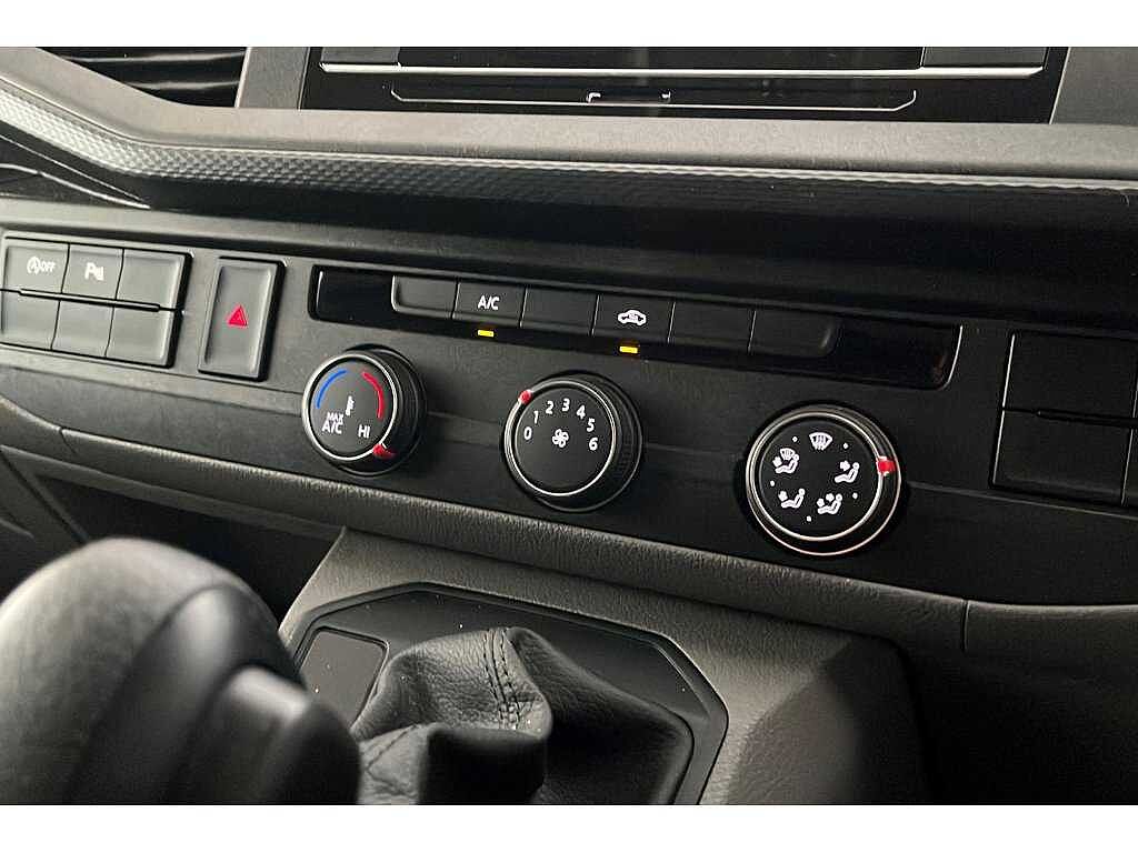 Volkswagen Transporter T28 Panel van Highline SWB 150 PS 2.0 TDI 7sp DSG