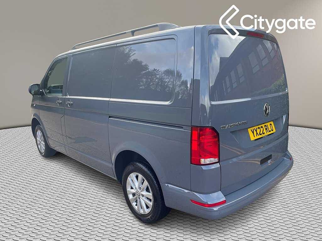 Volkswagen Transporter T28 Panel van Highline SWB 150 PS 2.0 TDI 7sp DSG