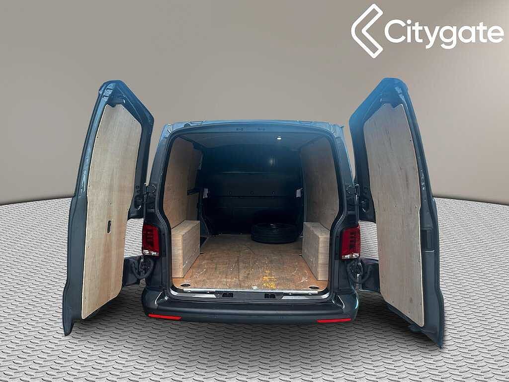 Volkswagen Transporter T28 Panel van Highline SWB 150 PS 2.0 TDI 7sp DSG