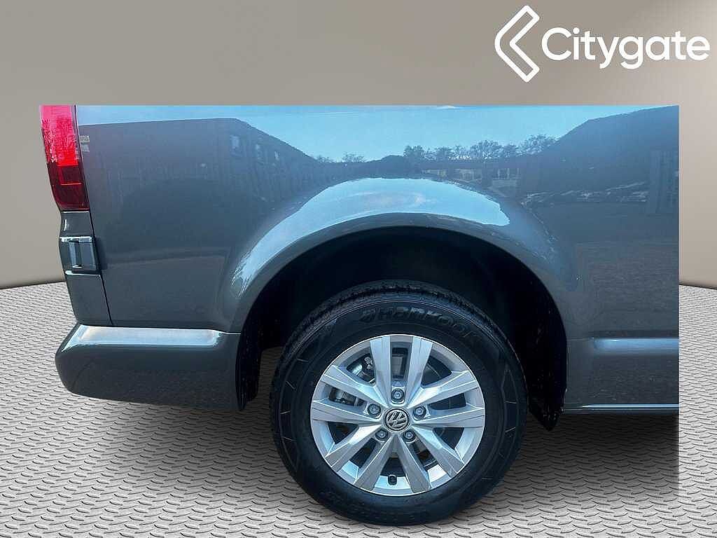 Volkswagen Transporter T28 Panel van Highline SWB 150 PS 2.0 TDI 7sp DSG