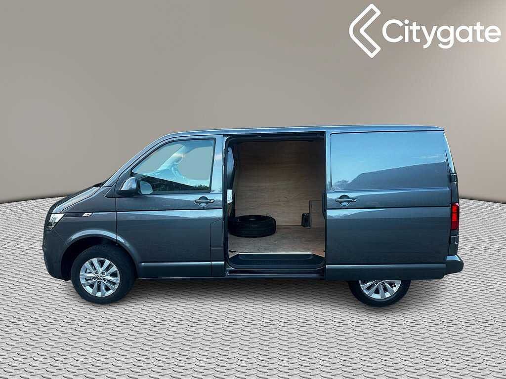 Volkswagen Transporter T28 Panel van Highline SWB 150 PS 2.0 TDI 7sp DSG