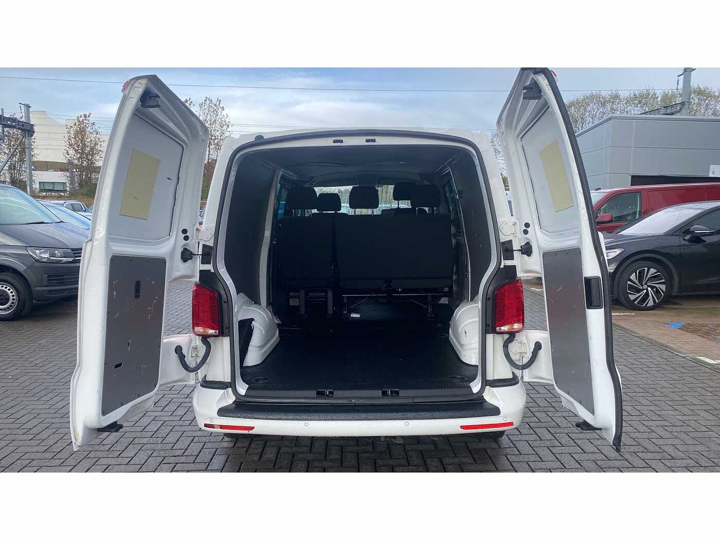 Volkswagen Transporter T32 Kombi Highline LWB 150 PS 2.0 TDI 6sp Manual