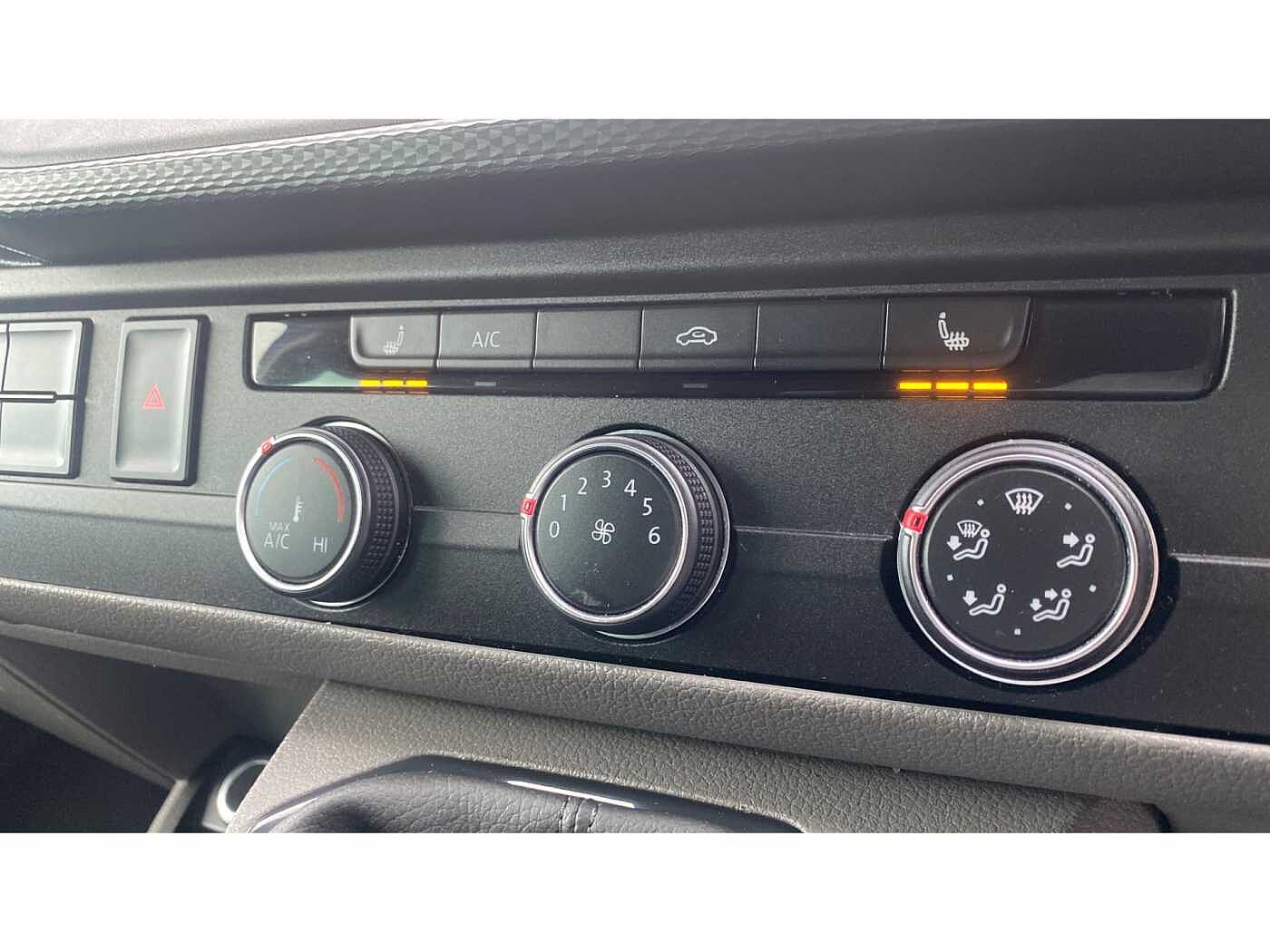 Volkswagen Transporter T32 Kombi Highline LWB 150 PS 2.0 TDI 6sp Manual