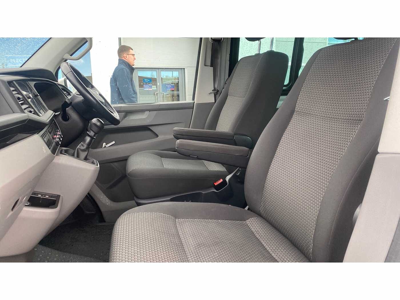 Volkswagen Transporter T32 Kombi Highline LWB 150 PS 2.0 TDI 6sp Manual