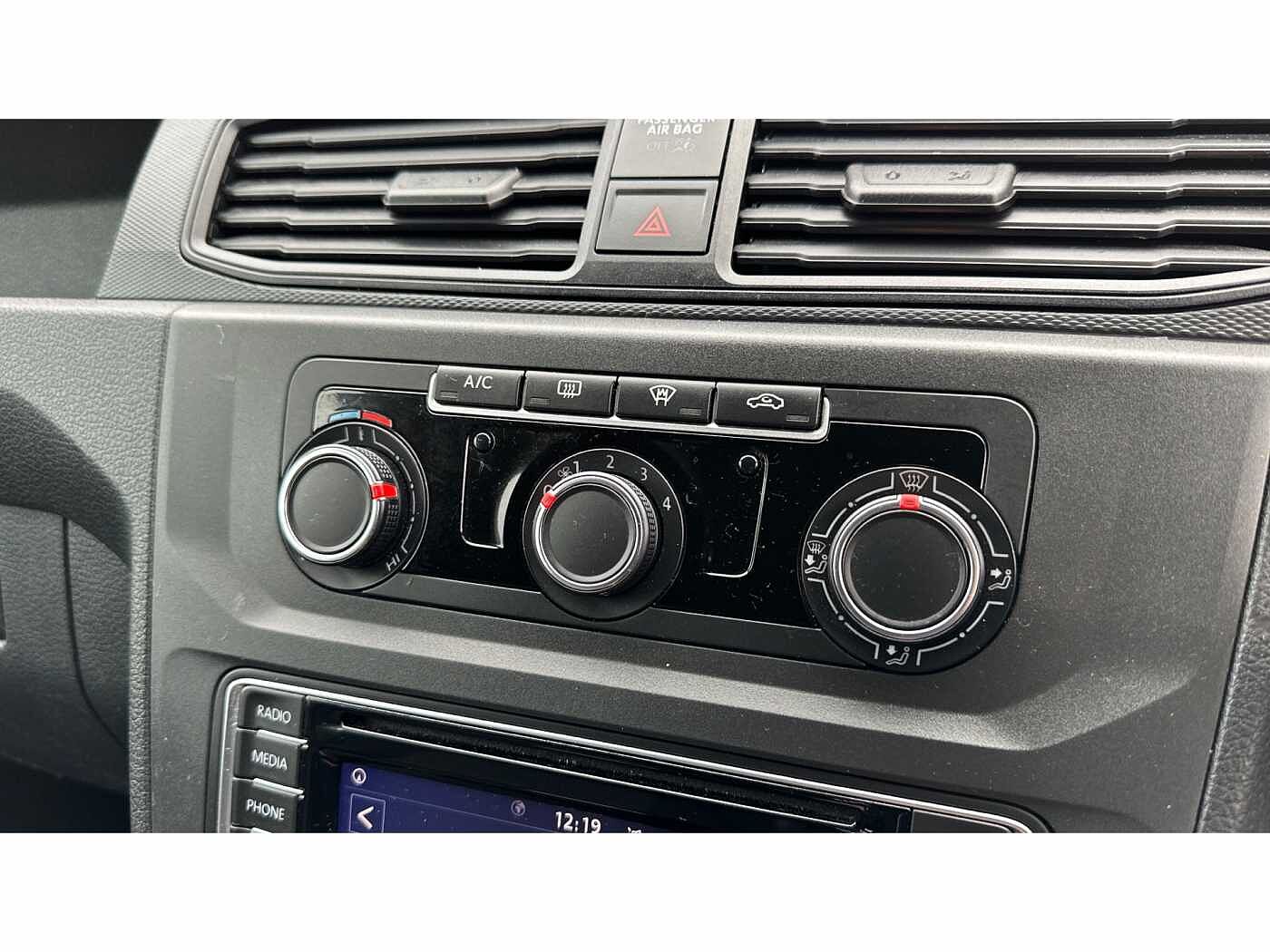 Volkswagen Caddy C20 Panel van Highline 102 PS 2.0 TDI 6sp DSG