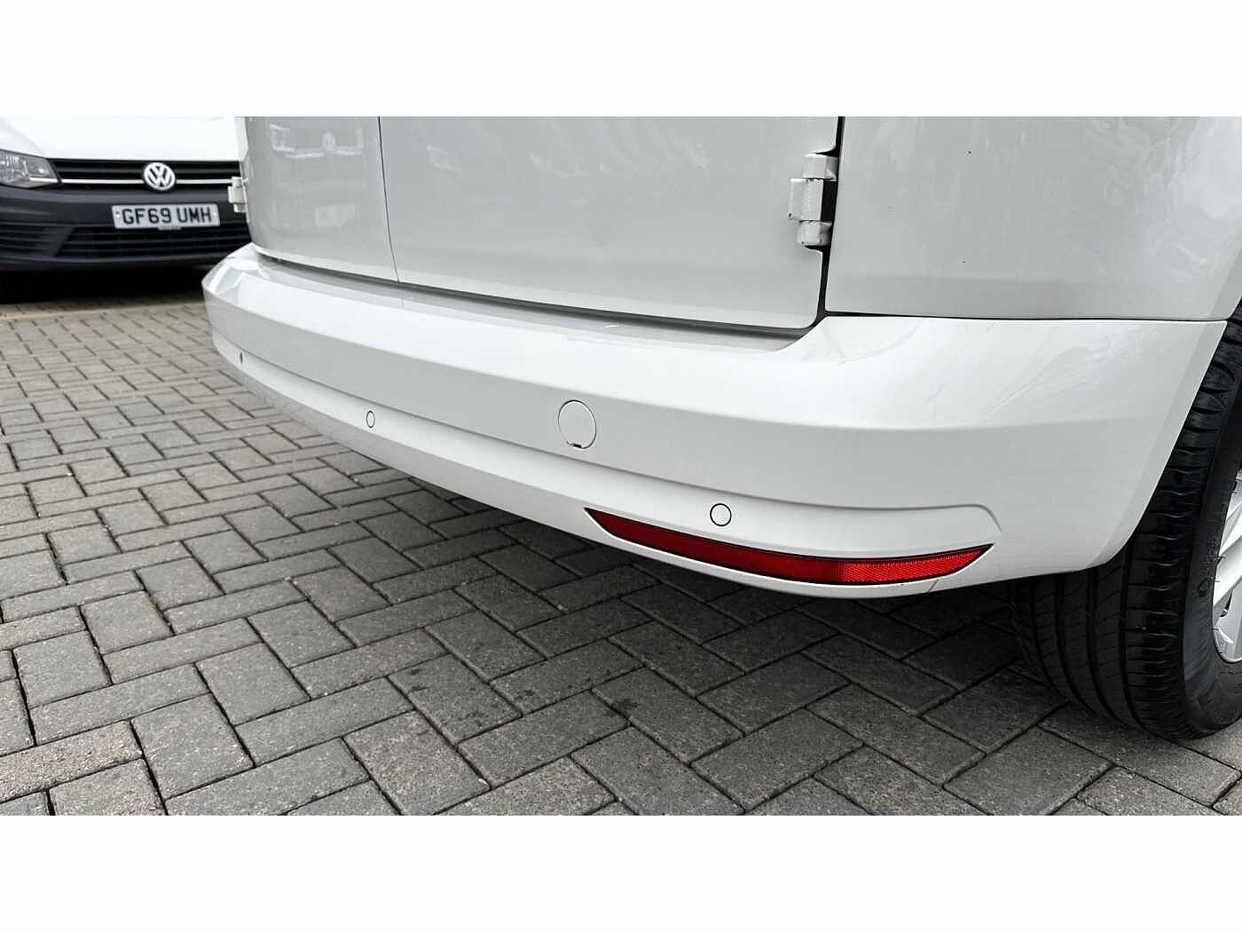 Volkswagen Caddy C20 Panel van Highline 102 PS 2.0 TDI 6sp DSG