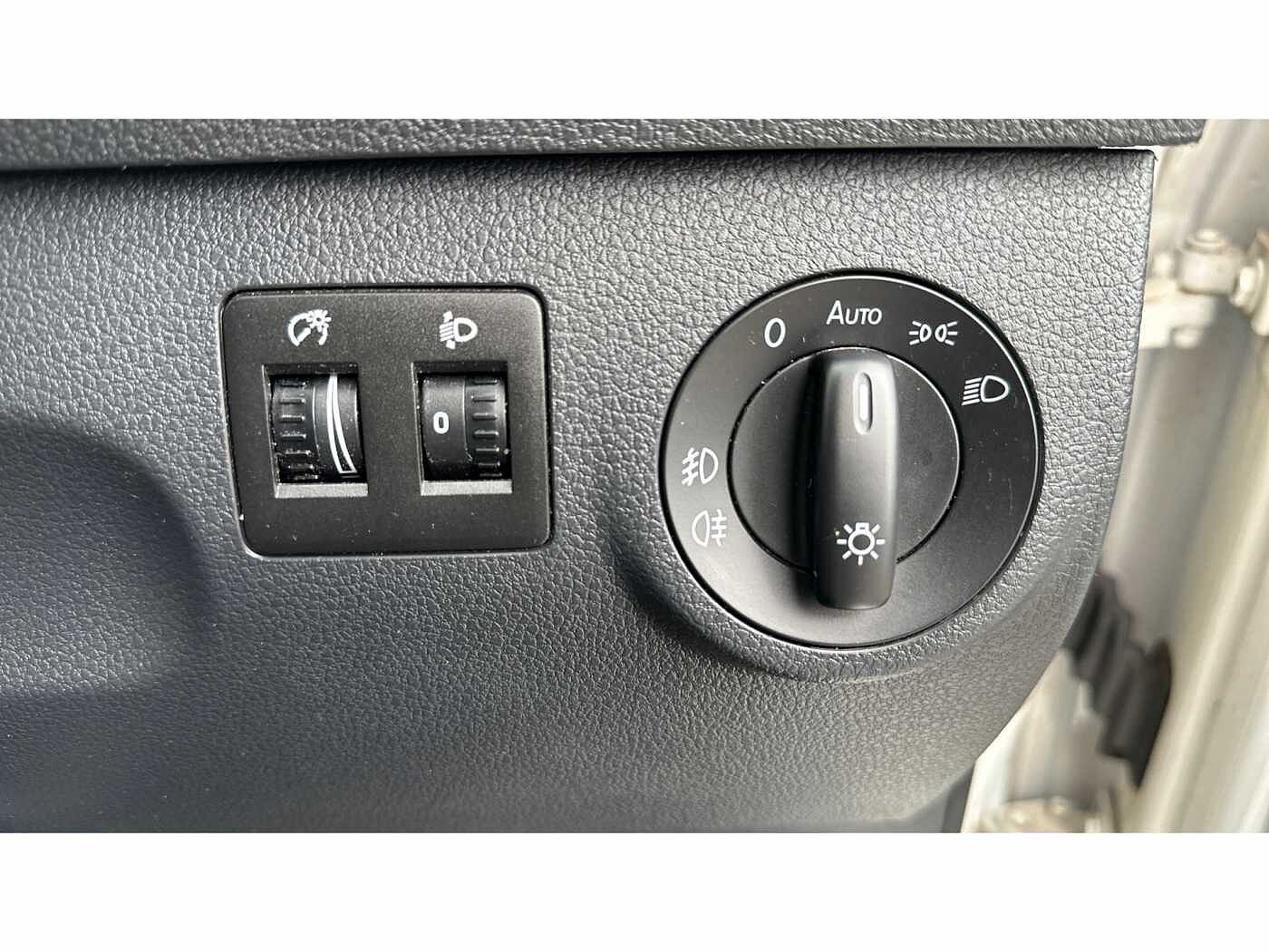 Volkswagen Caddy C20 Panel van Highline 102 PS 2.0 TDI 6sp DSG