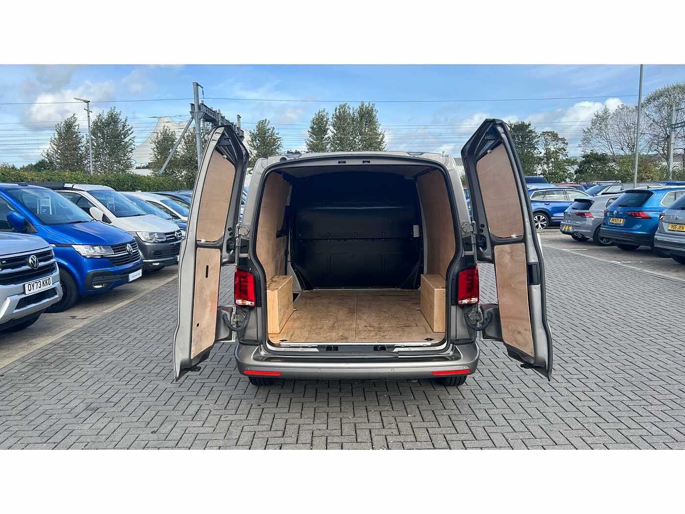 Volkswagen Transporter T28 Panel van Highline SWB 150 PS 2.0 TDI 6sp Manual