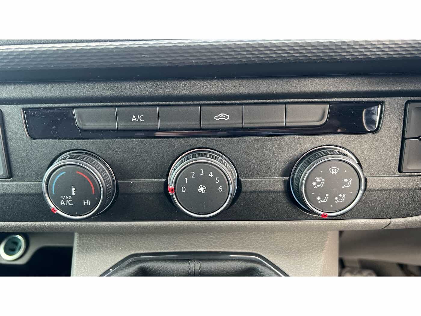 Volkswagen Transporter T28 Panel van Highline SWB 150 PS 2.0 TDI 6sp Manual