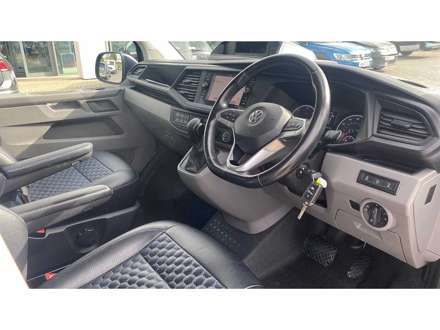Volkswagen Transporter T32 Kombi Highline SWB 199 PS 2.0 TDI 7sp DSG 4MOTION