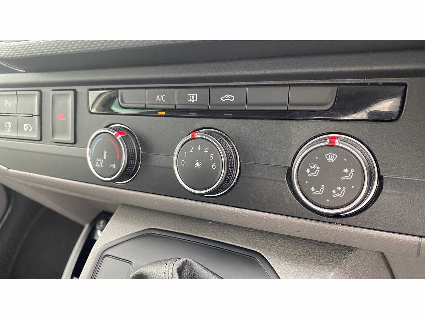 Volkswagen Transporter T32 Kombi Highline SWB 199 PS 2.0 TDI 7sp DSG 4MOTION