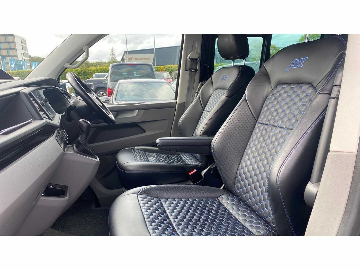 Volkswagen Transporter T32 Kombi Highline SWB 199 PS 2.0 TDI 7sp DSG 4MOTION