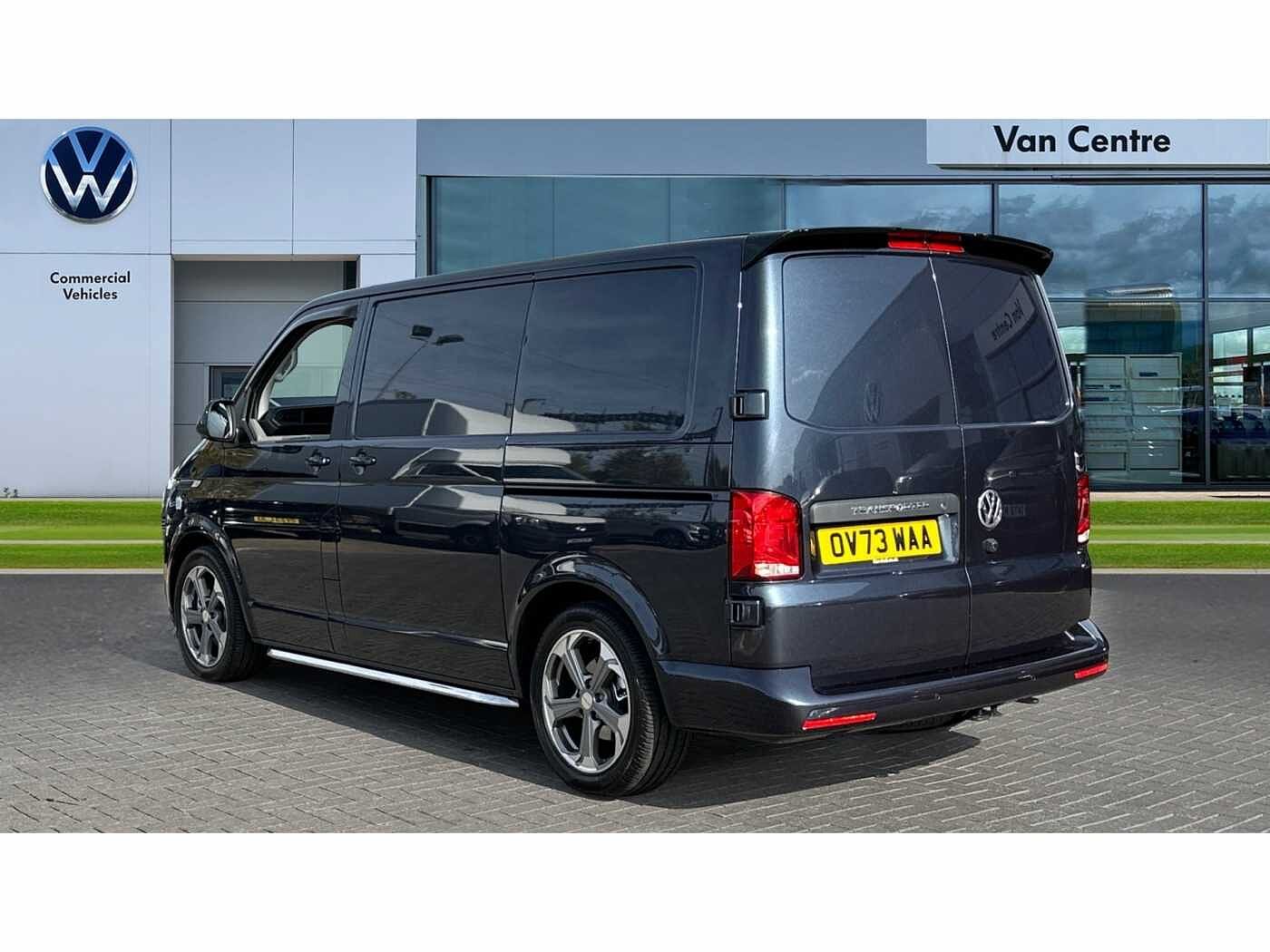 Volkswagen Transporter T32 Panel van Highline SWB 150 PS 2.0 TDI 7sp DSG