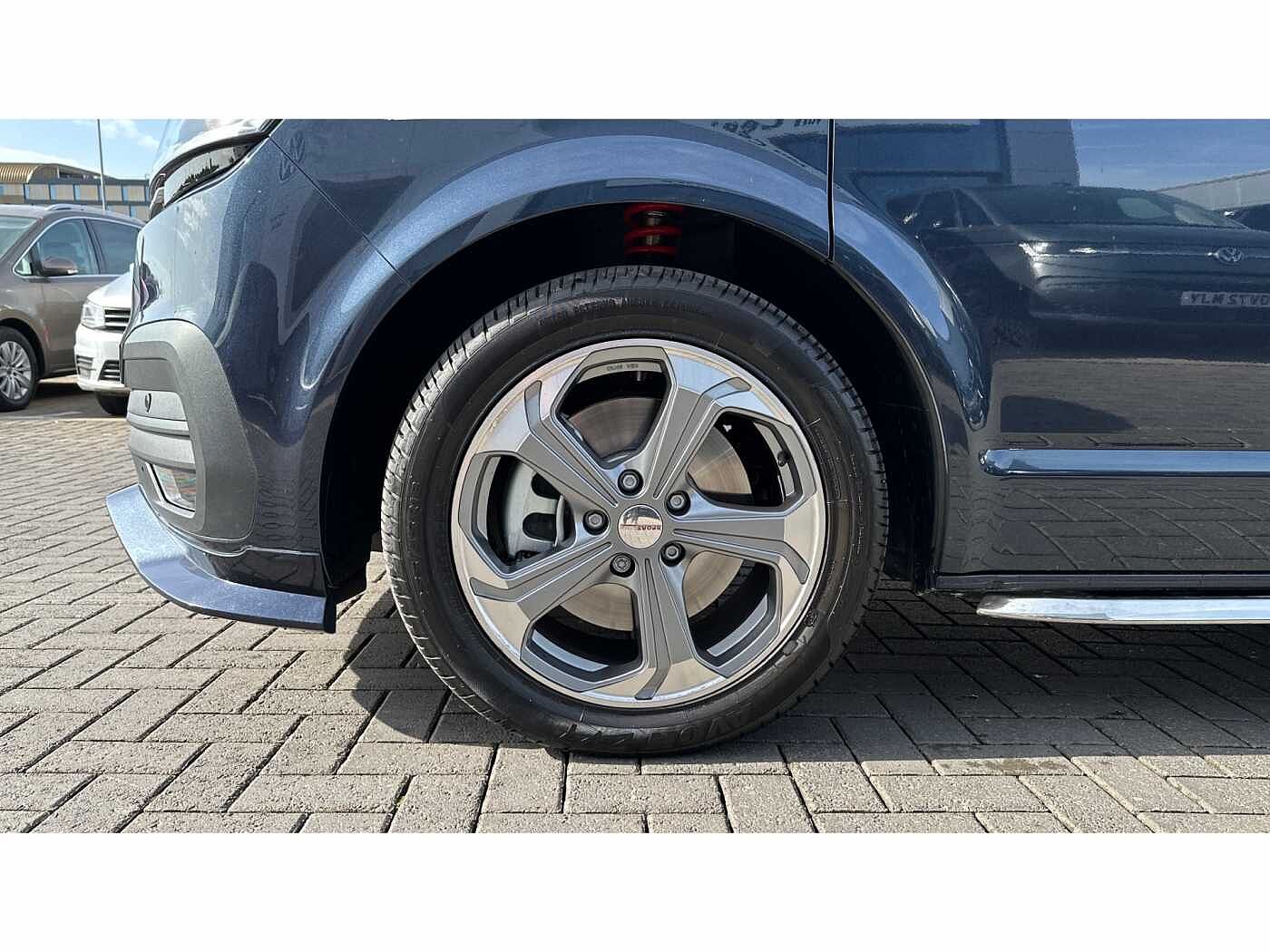 Volkswagen Transporter T32 Panel van Highline SWB 150 PS 2.0 TDI 7sp DSG