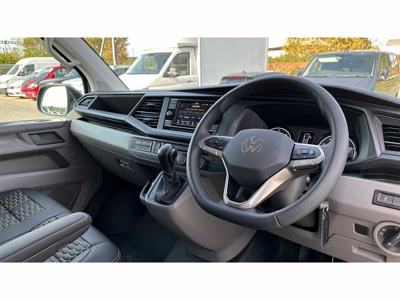 Volkswagen Transporter T32 Panel van Highline SWB 150 PS 2.0 TDI 7sp DSG