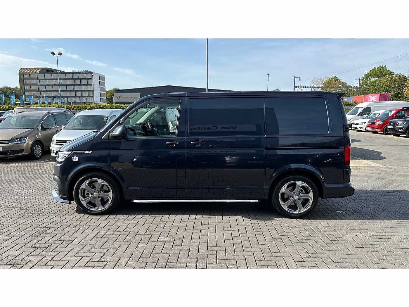 Volkswagen Transporter T32 Panel van Highline SWB 150 PS 2.0 TDI 7sp DSG
