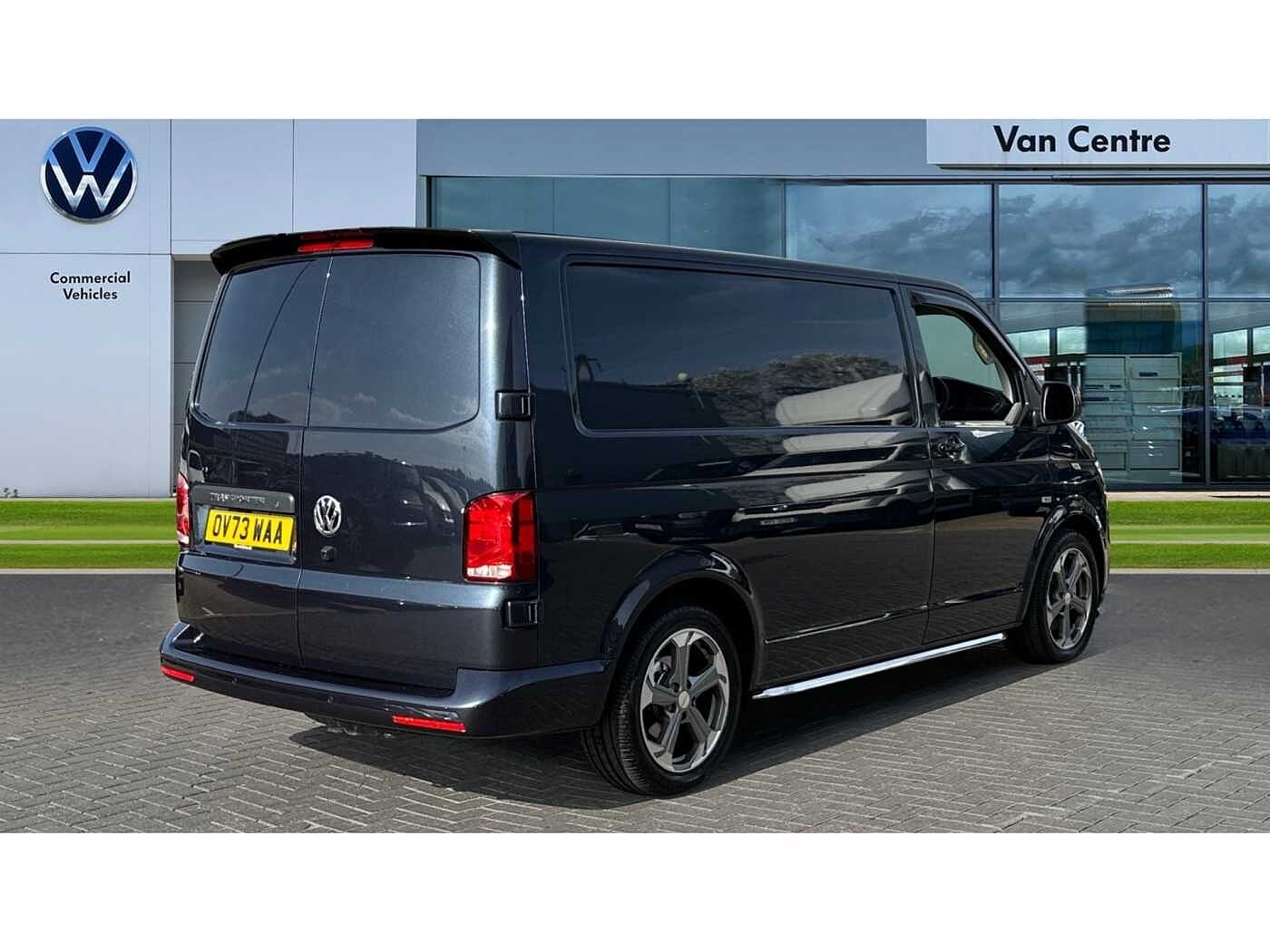 Volkswagen Transporter T32 Panel van Highline SWB 150 PS 2.0 TDI 7sp DSG