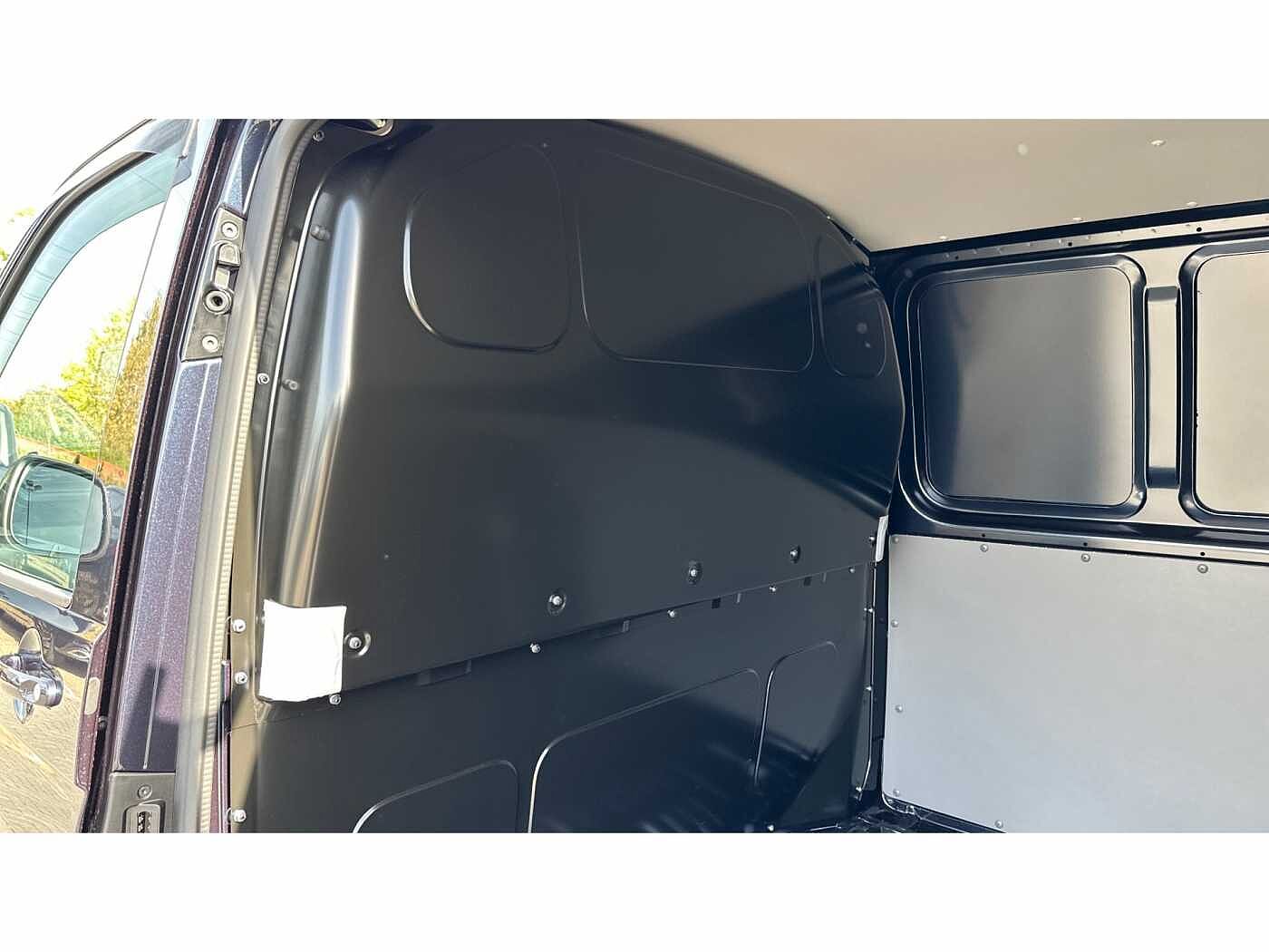 Volkswagen Transporter T32 Panel van Highline SWB 150 PS 2.0 TDI 7sp DSG