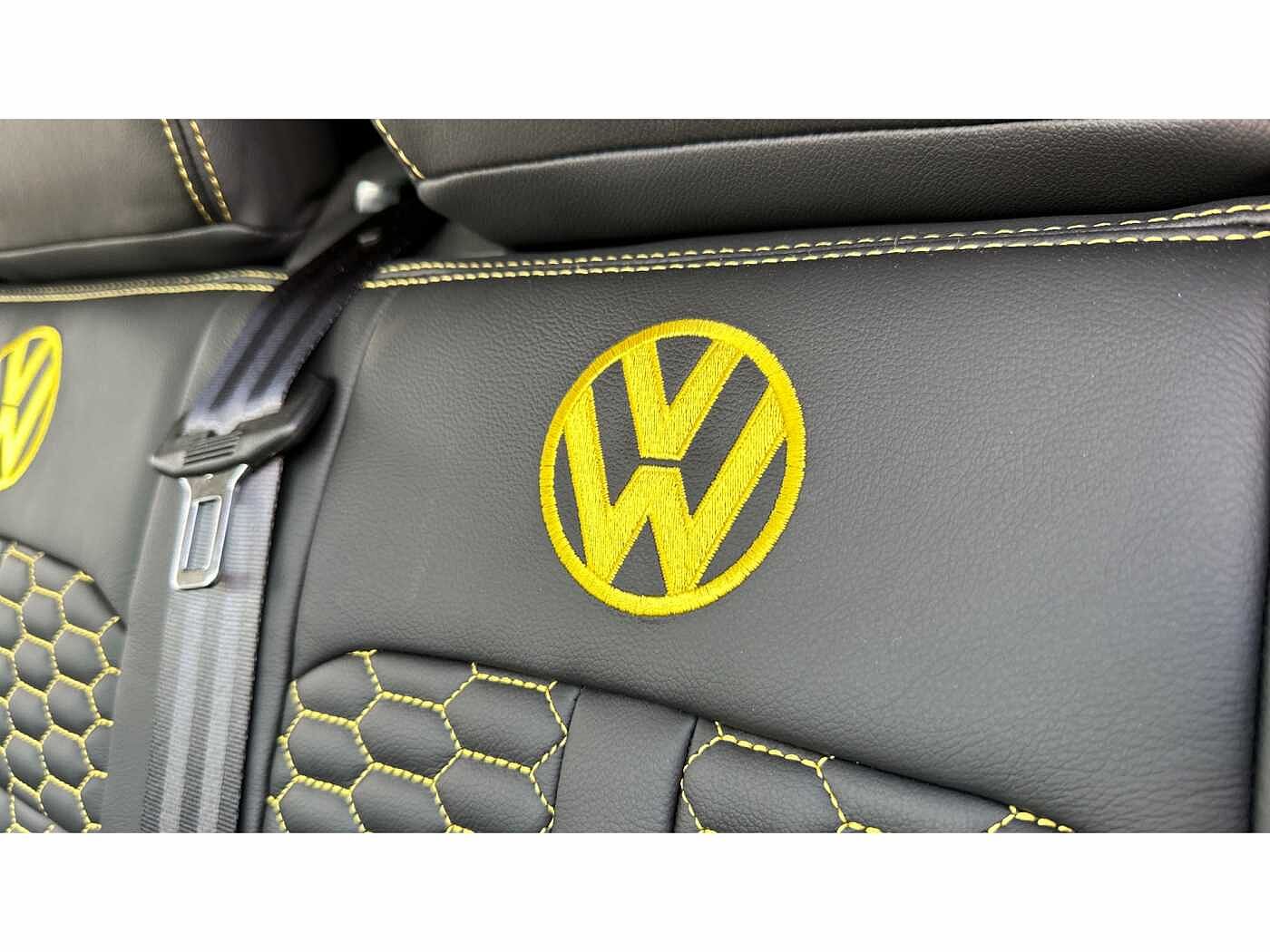 Volkswagen Transporter T32 Panel van Highline SWB 150 PS 2.0 TDI 7sp DSG