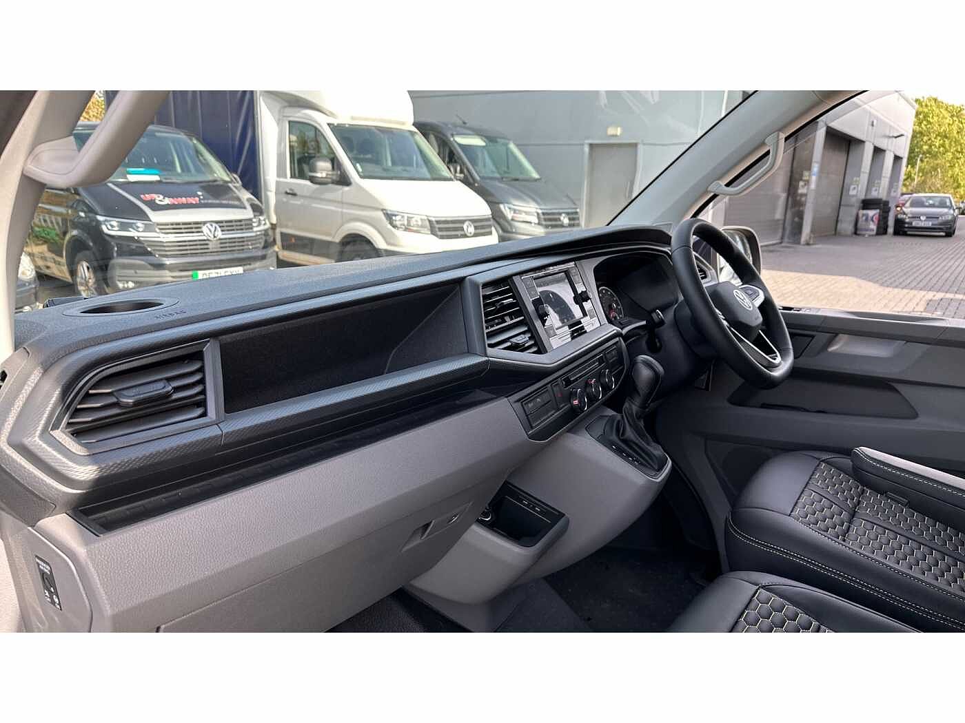 Volkswagen Transporter T32 Panel van Highline SWB 150 PS 2.0 TDI 7sp DSG