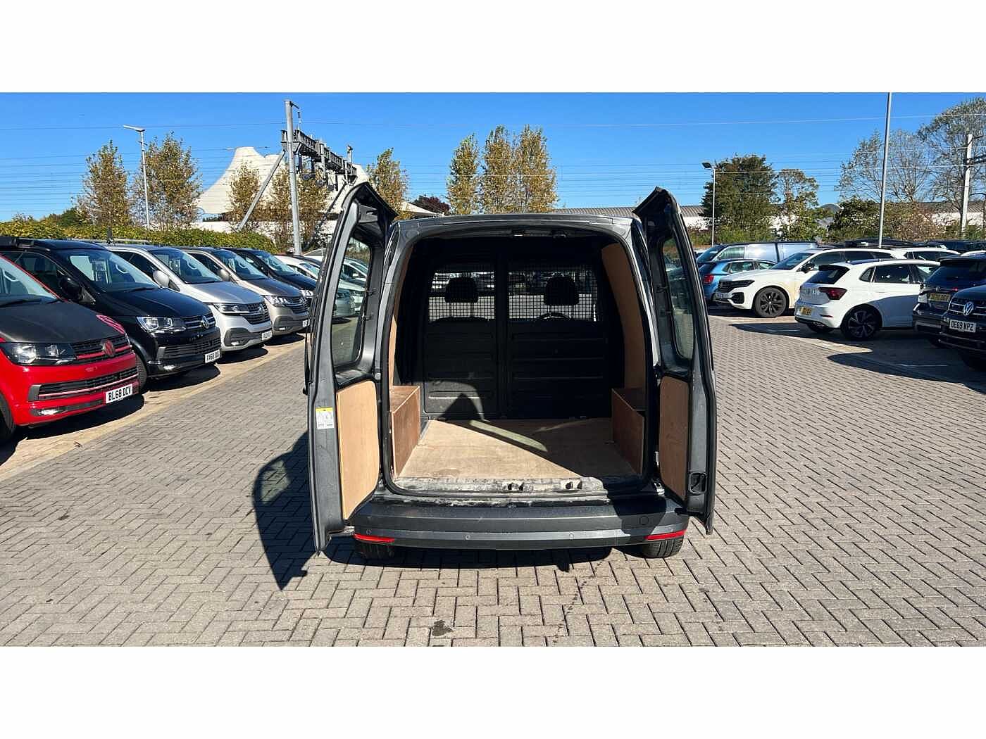 Volkswagen Caddy C20 Panel van Trendline SWB 102 PS 2.0 TDI 5sp Manual