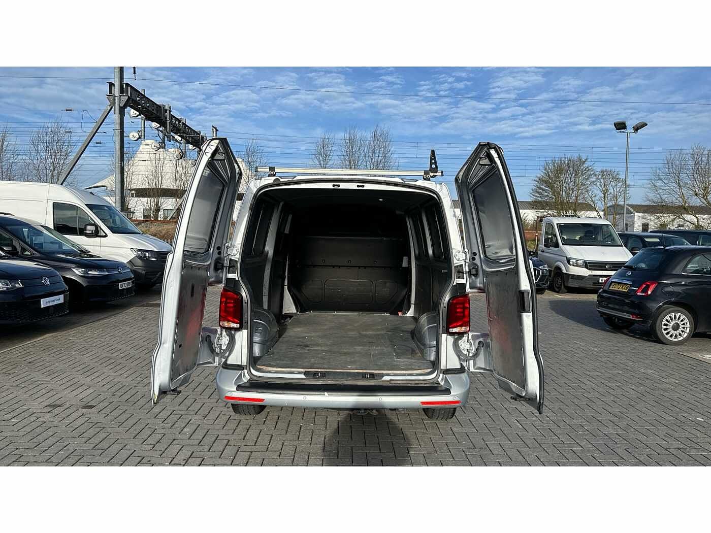 Volkswagen Transporter T30 Panel van Highline LWB 150 PS 2.0 TDI 6sp Manual