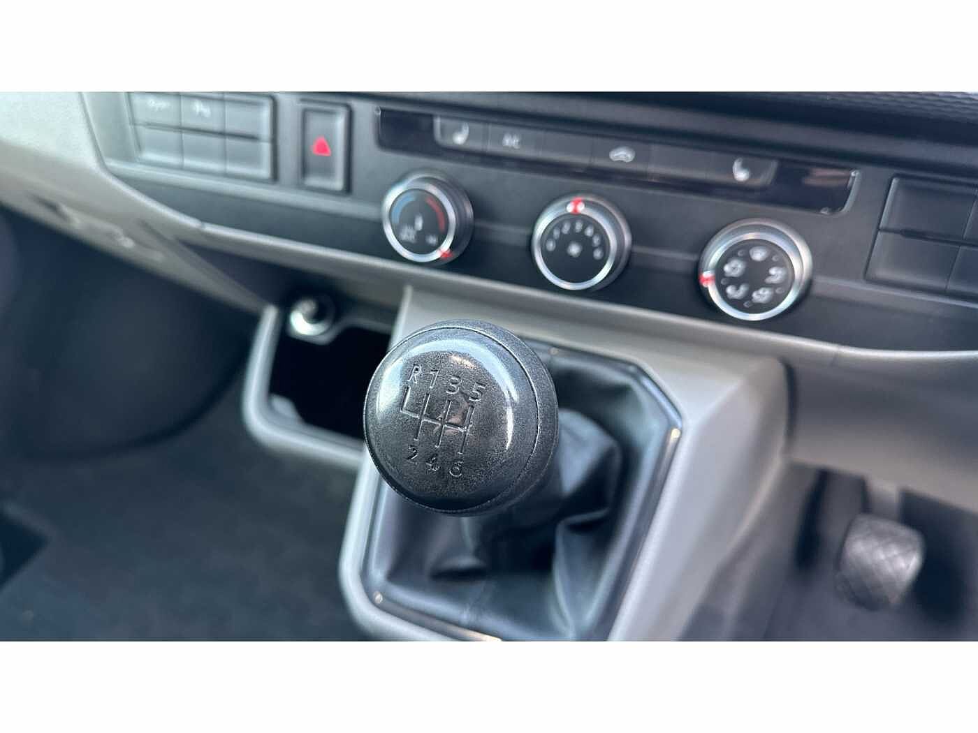 Volkswagen Transporter T30 Panel van Highline LWB 150 PS 2.0 TDI 6sp Manual