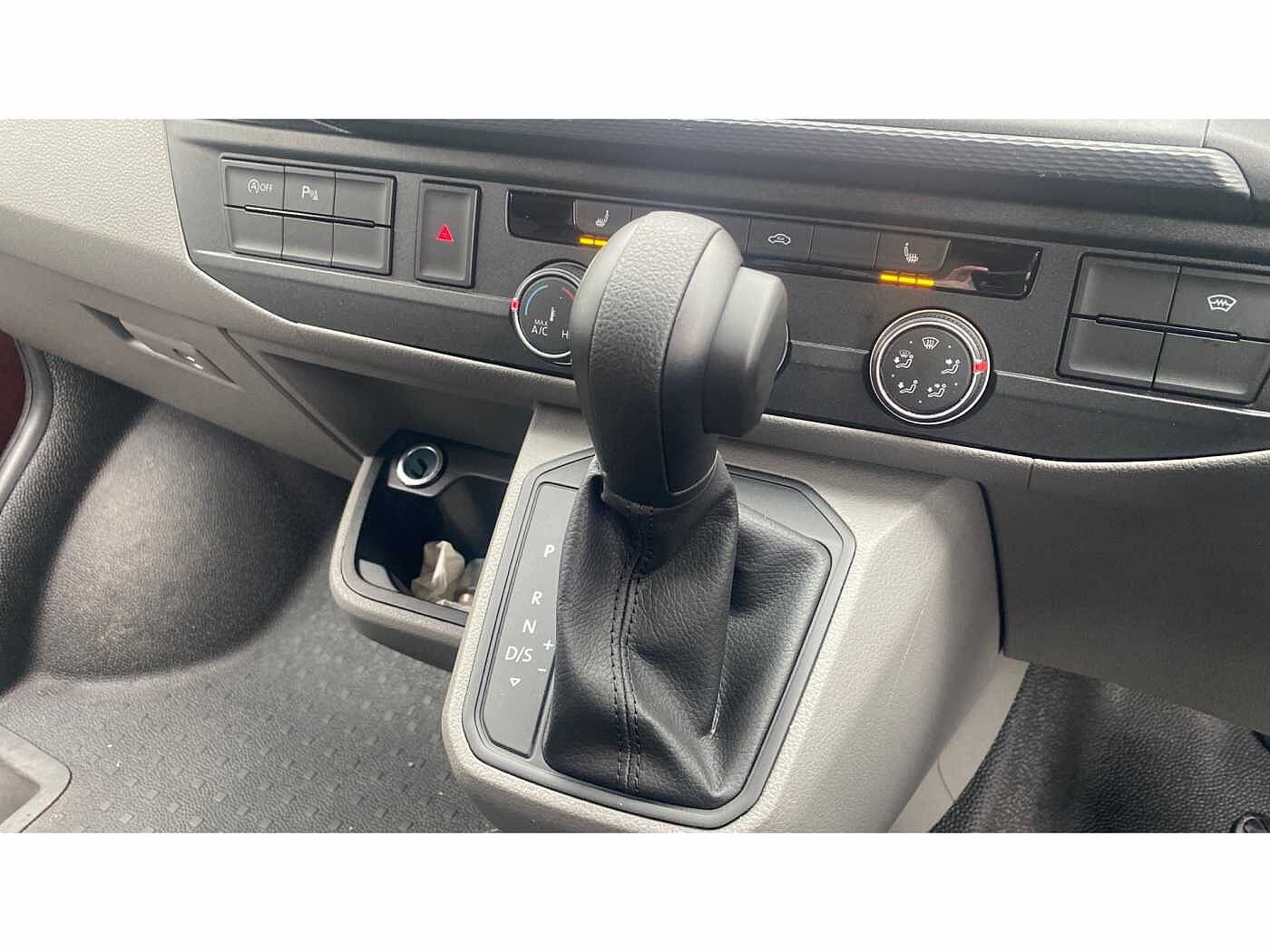 Volkswagen Transporter T28 Panel van Highline SWB 150 PS 2.0 TDI 7sp DSG