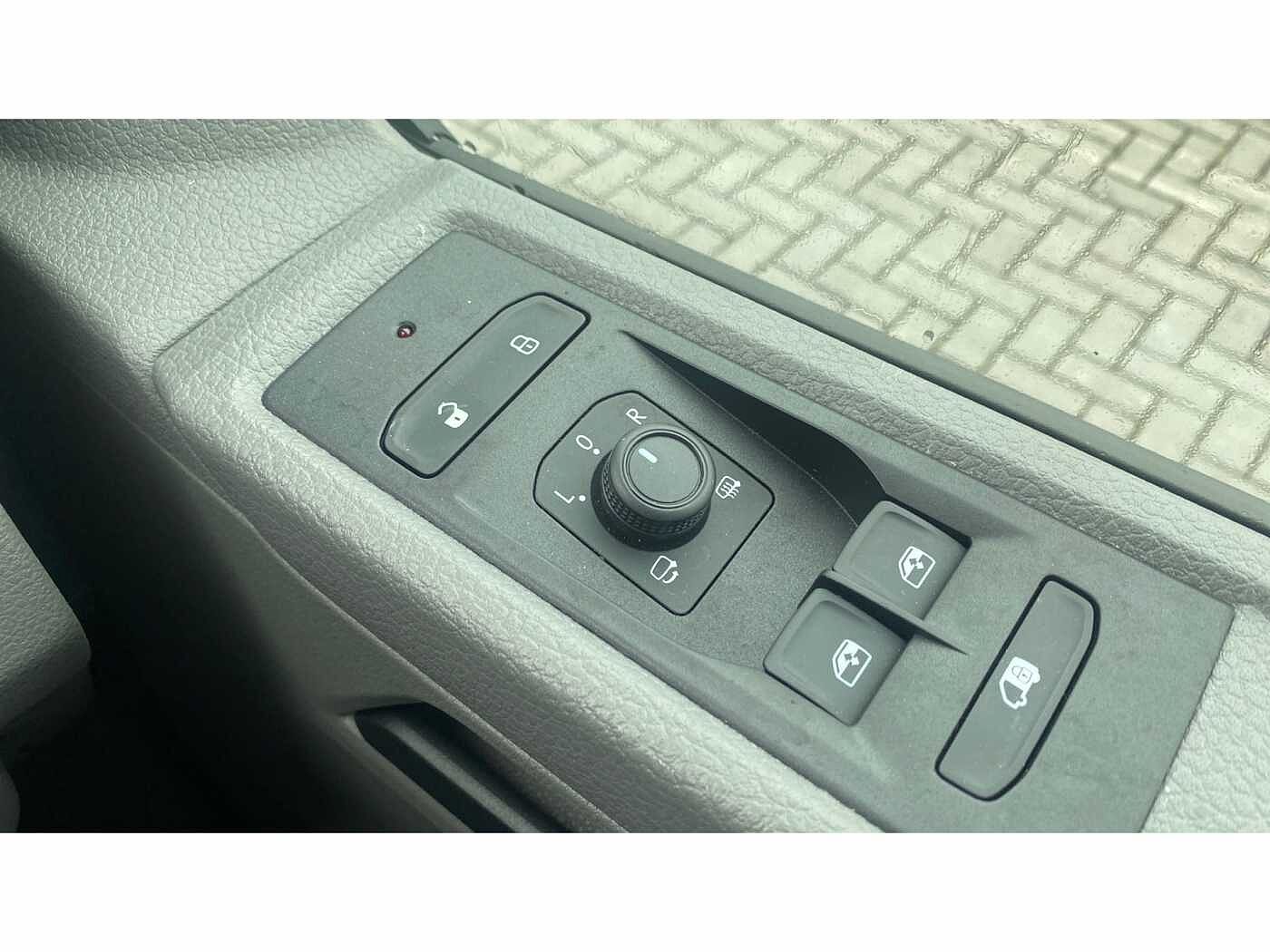 Volkswagen Transporter T28 Panel van Highline SWB 150 PS 2.0 TDI 7sp DSG