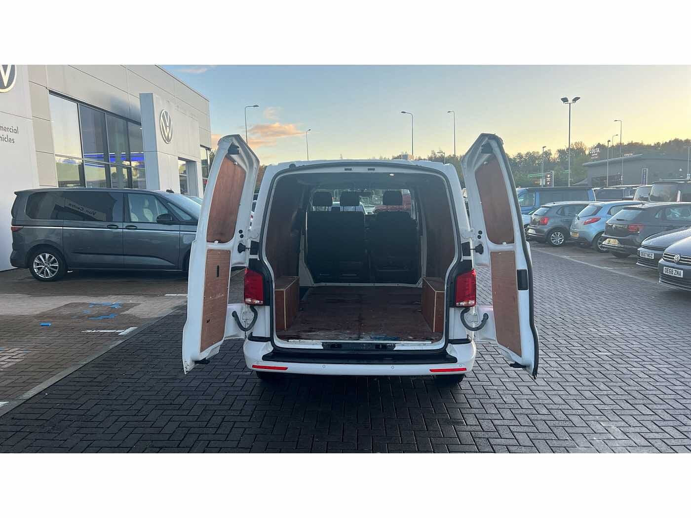 Volkswagen Transporter T30 Panel van Highline LWB 110 PS 2.0 TDI 5sp Manual