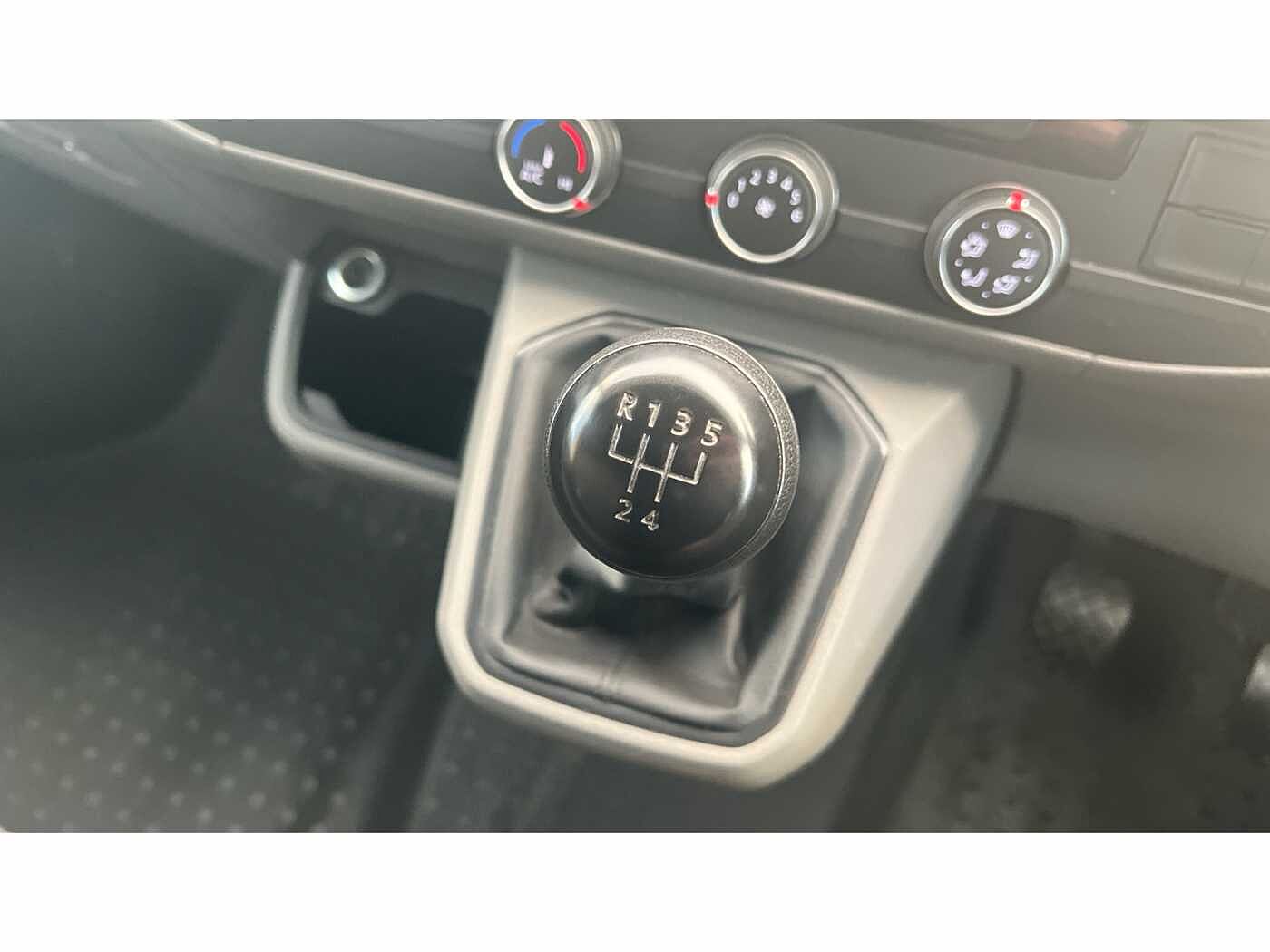 Volkswagen Transporter T30 Panel van Highline LWB 110 PS 2.0 TDI 5sp Manual