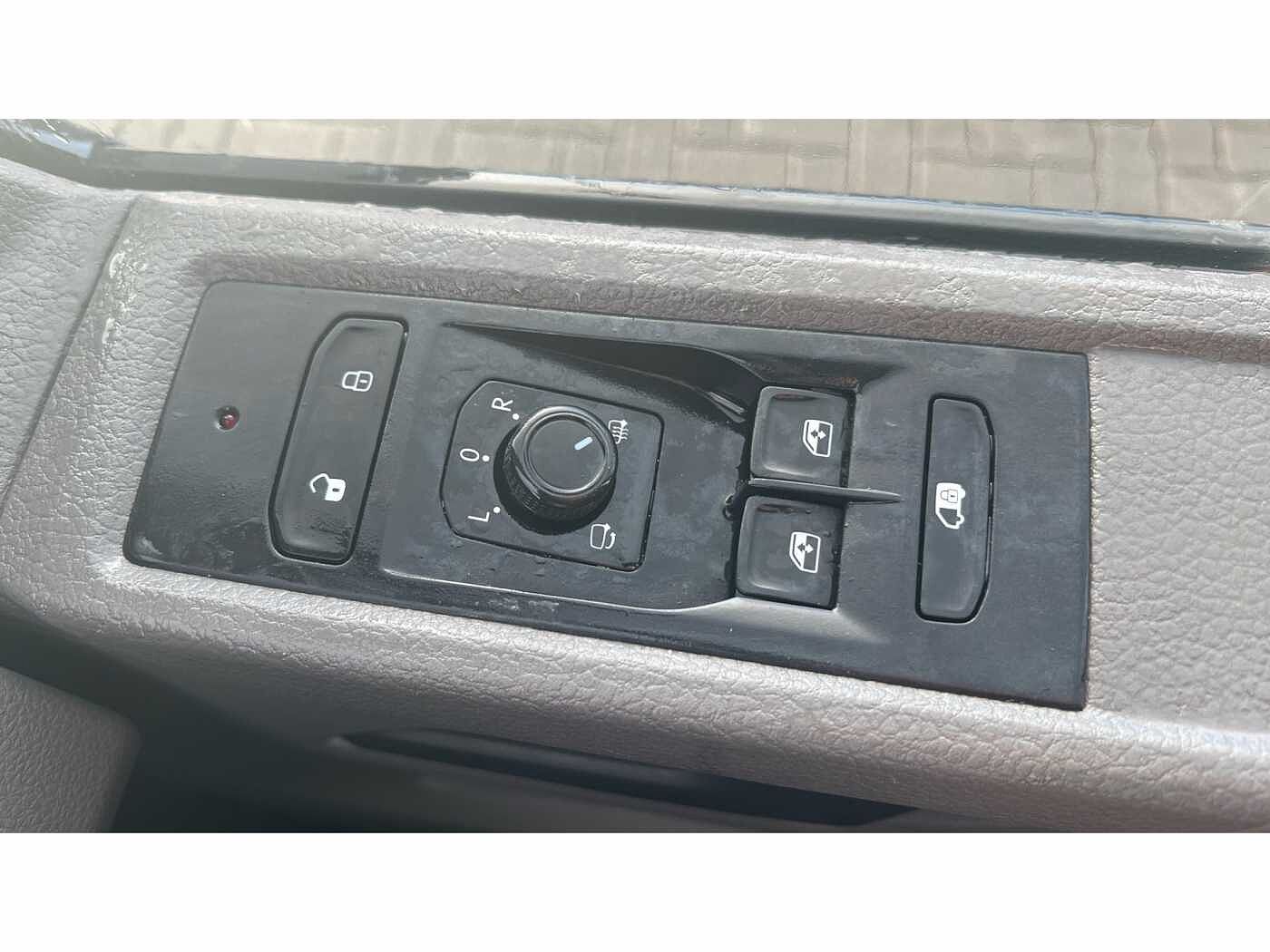 Volkswagen Transporter T30 Panel van Highline LWB 110 PS 2.0 TDI 5sp Manual