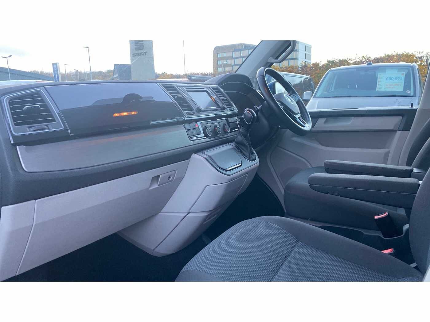 Volkswagen Transporter T32 Kombi Highline LWB 150 PS 2.0 TDI BMT 7sp DSG
