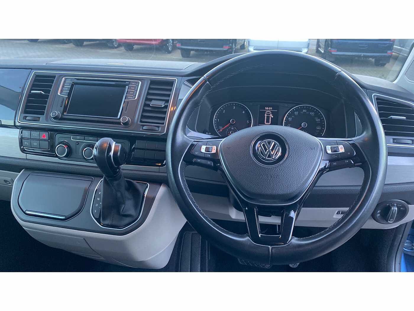 Volkswagen Transporter T32 Kombi Highline LWB 150 PS 2.0 TDI BMT 7sp DSG